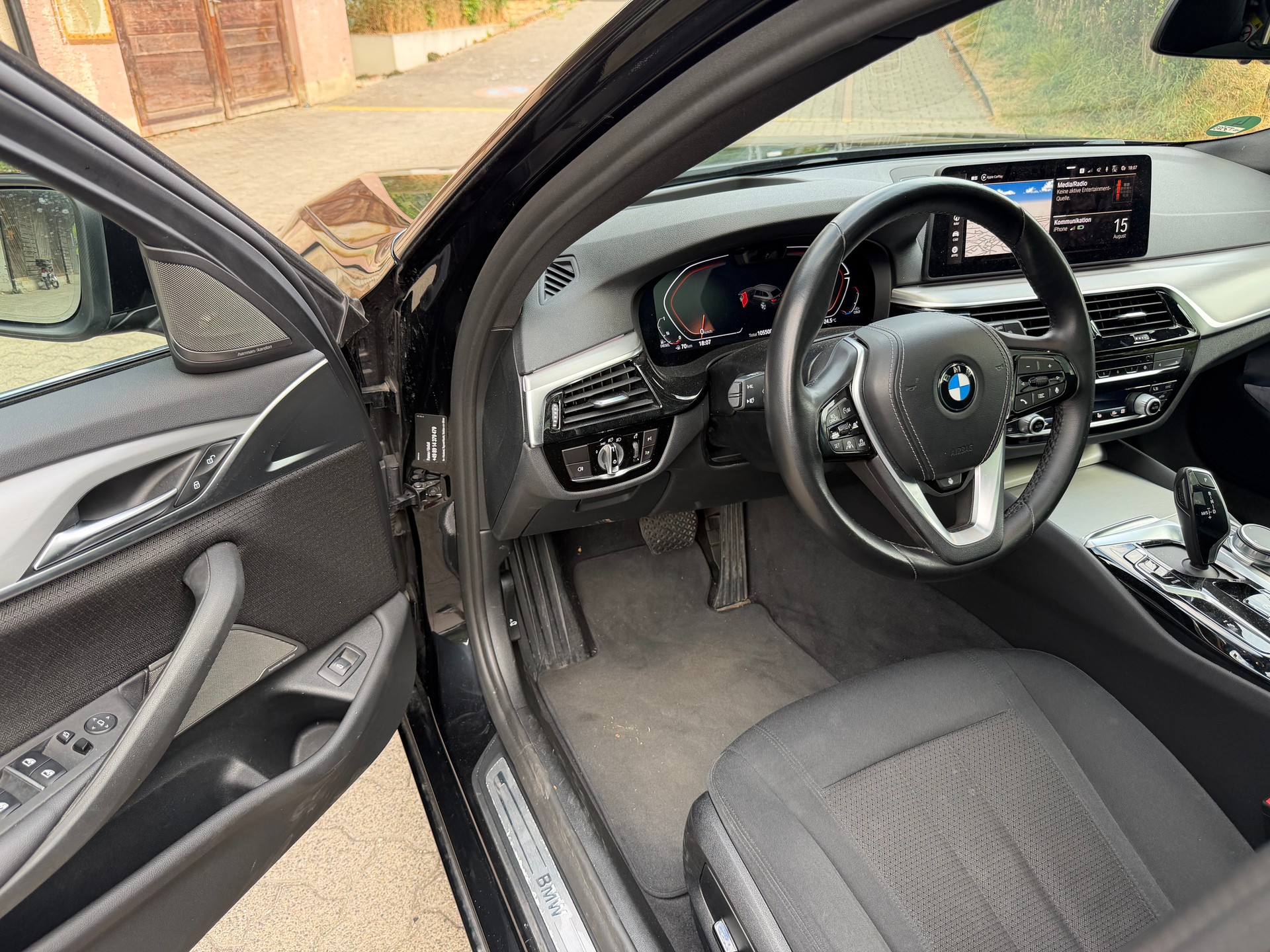 BMW 530d xDrive-image-7