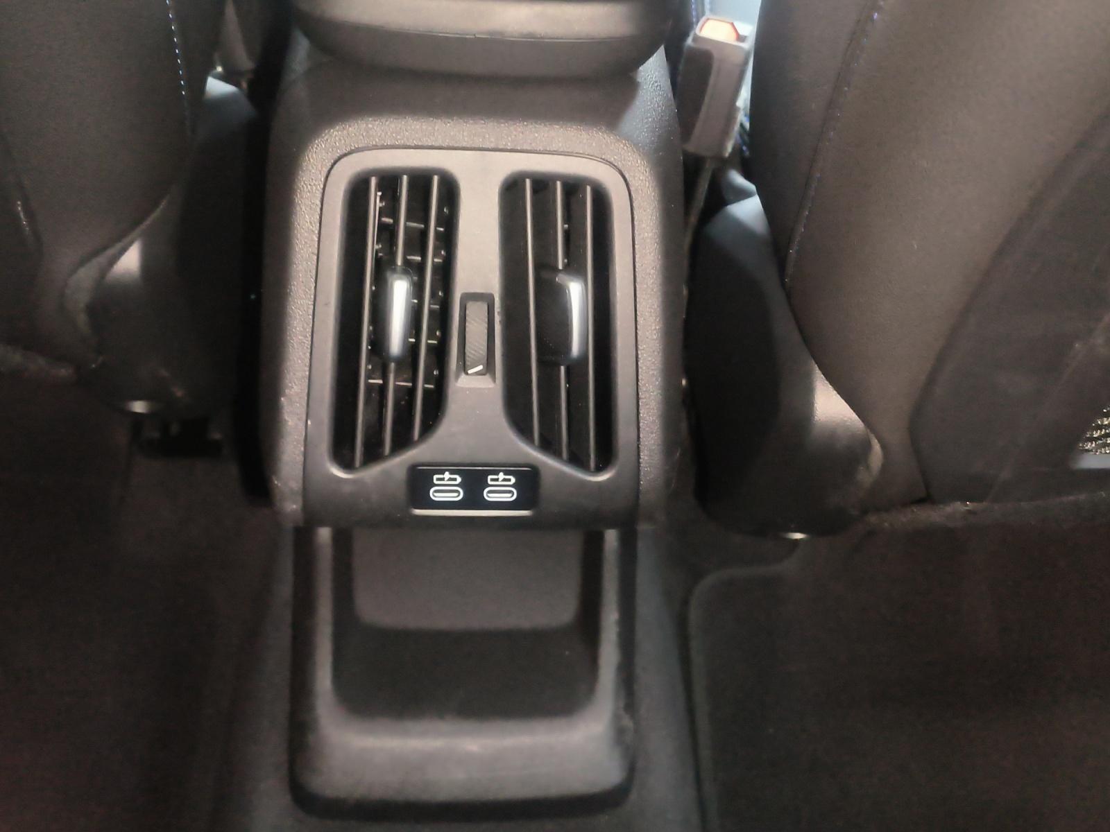 BMW X1 23d xDrive paddles-image-21