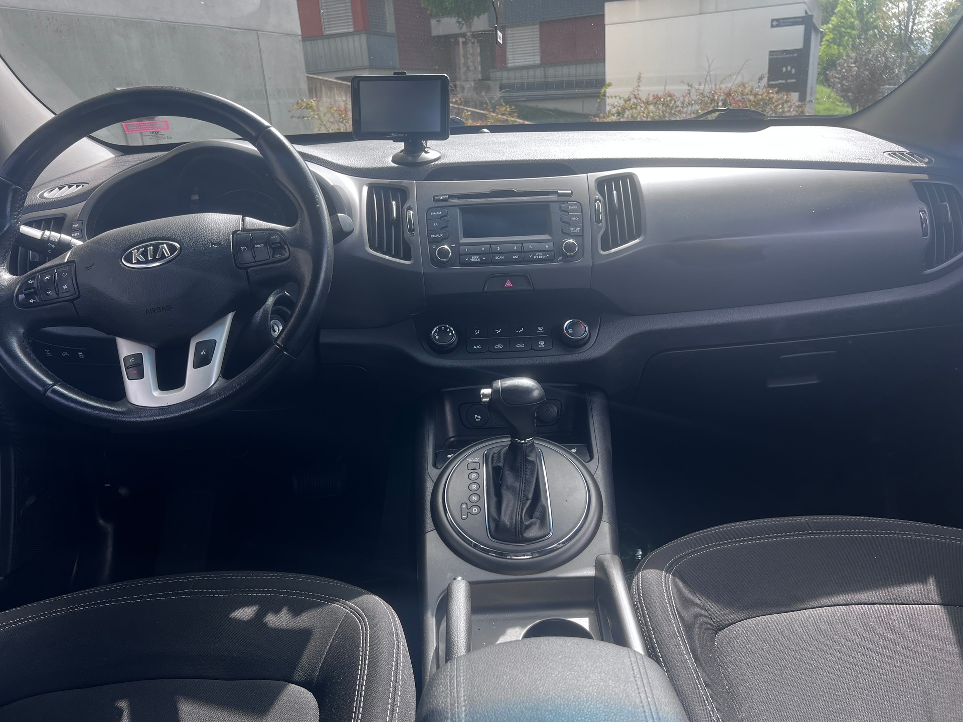 KIA Sportage 2.0 Classic 4WD Automatic-image-6