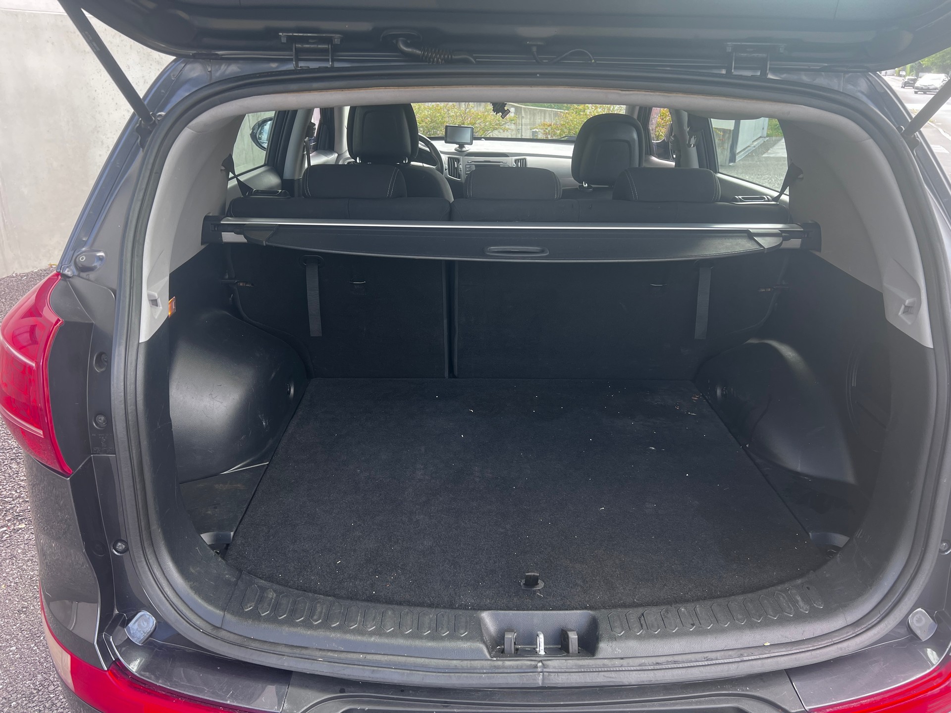 KIA Sportage 2.0 Classic 4WD Automatic-image-9