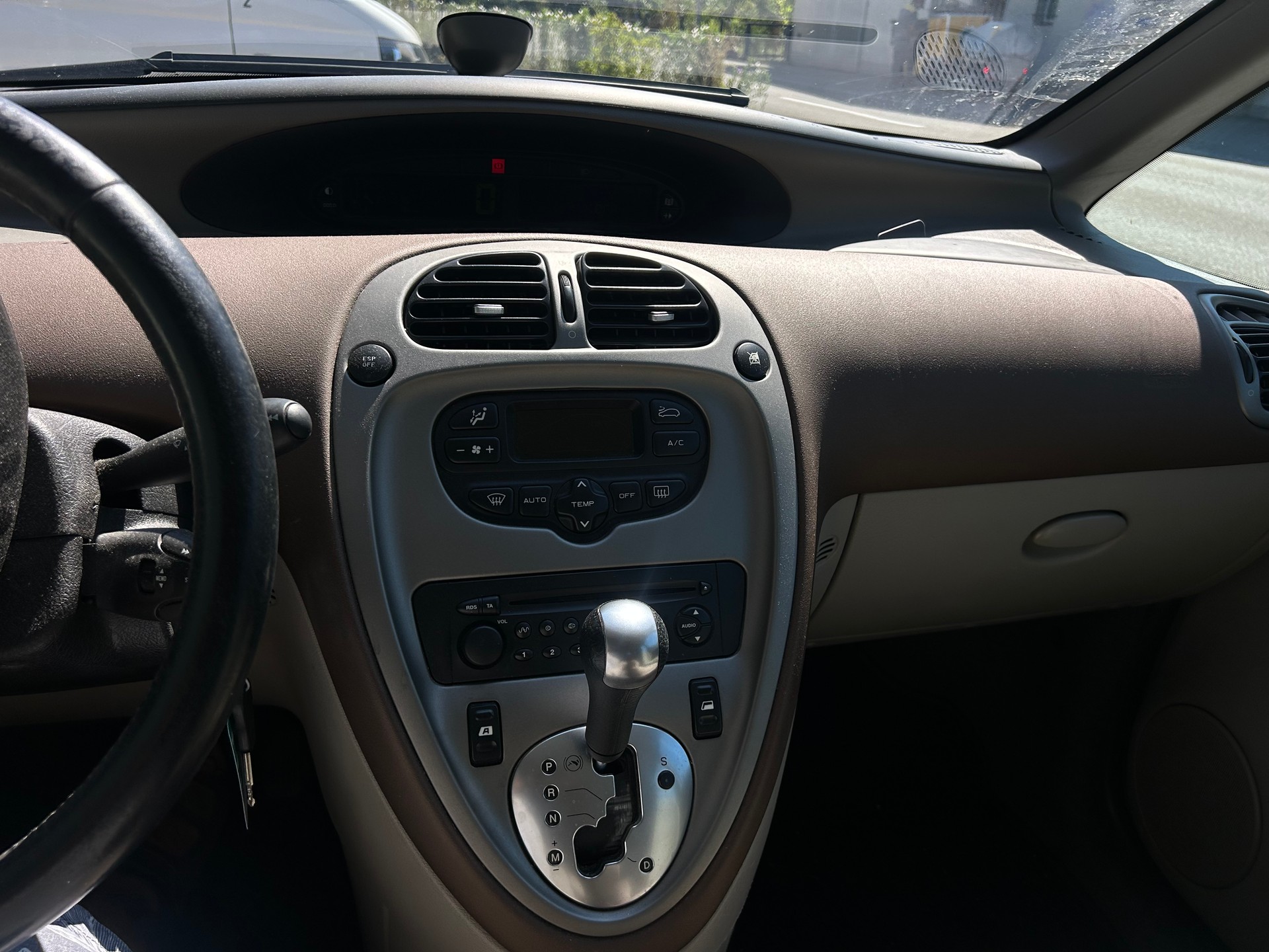CITROEN Xsara Picasso 2.0i 16V Edition Automatic-image-12