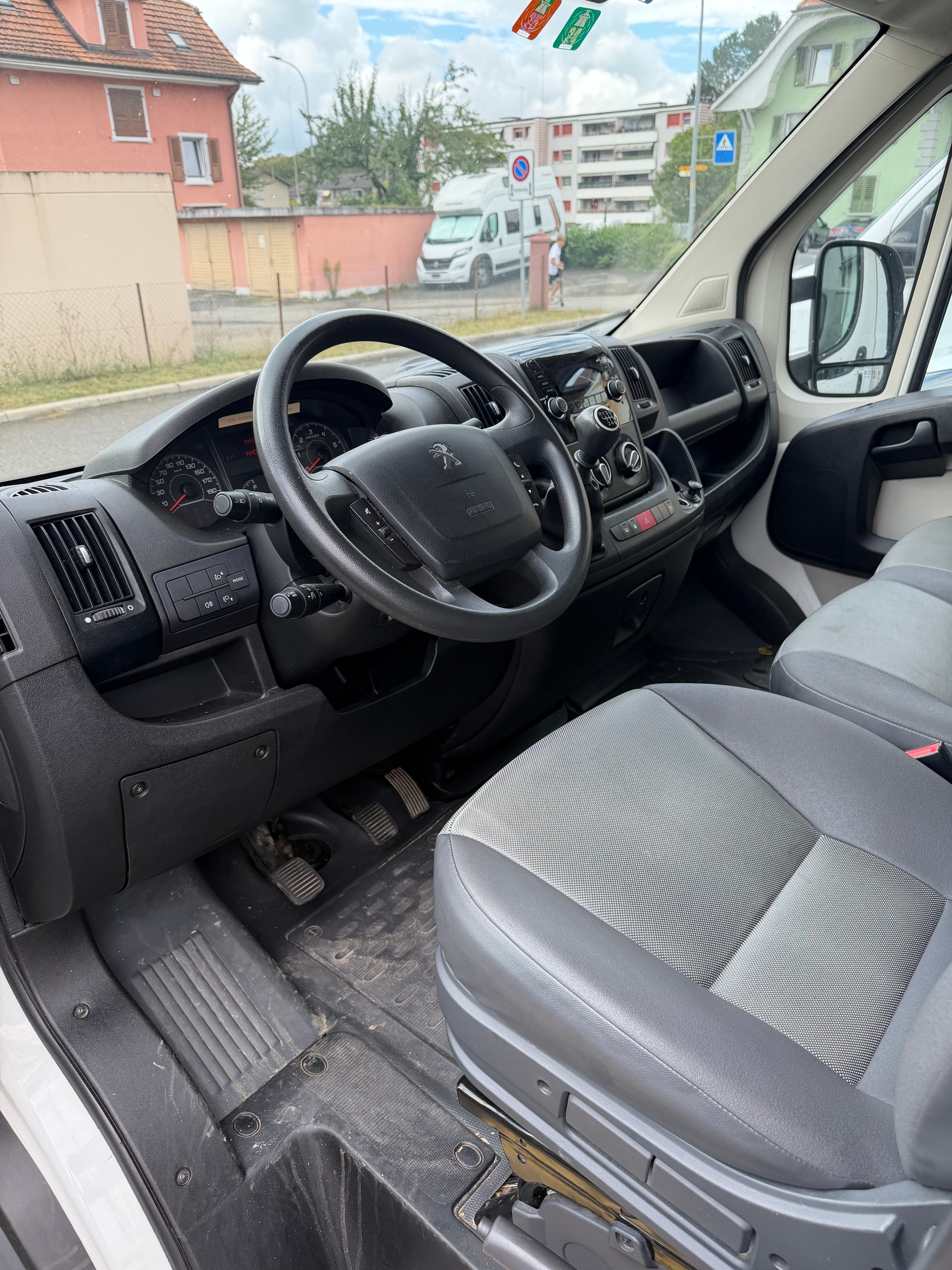 PEUGEOT Boxer 2.0 HDI 435 Active L4H2 HEBEBÜHNE-image-2