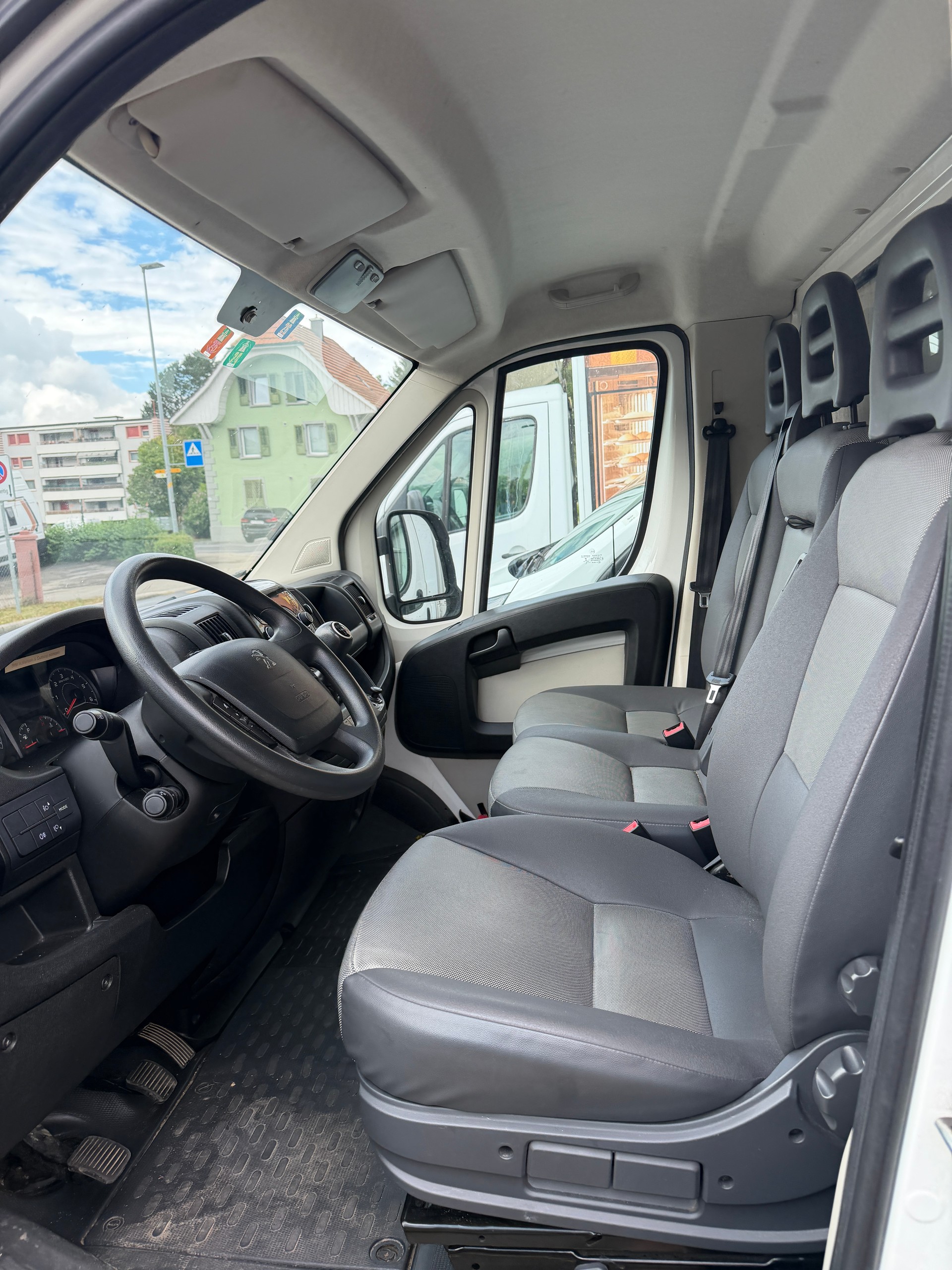 PEUGEOT Boxer 2.0 HDI 435 Active L4H2 HEBEBÜHNE-image-3