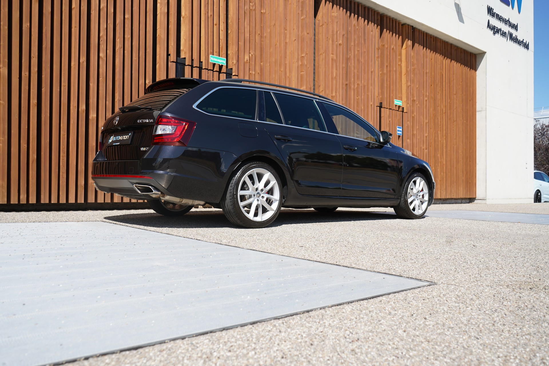 SKODA OCTAVIA COMBI 2.0 TSI RS DSG l 230 PS-image-8