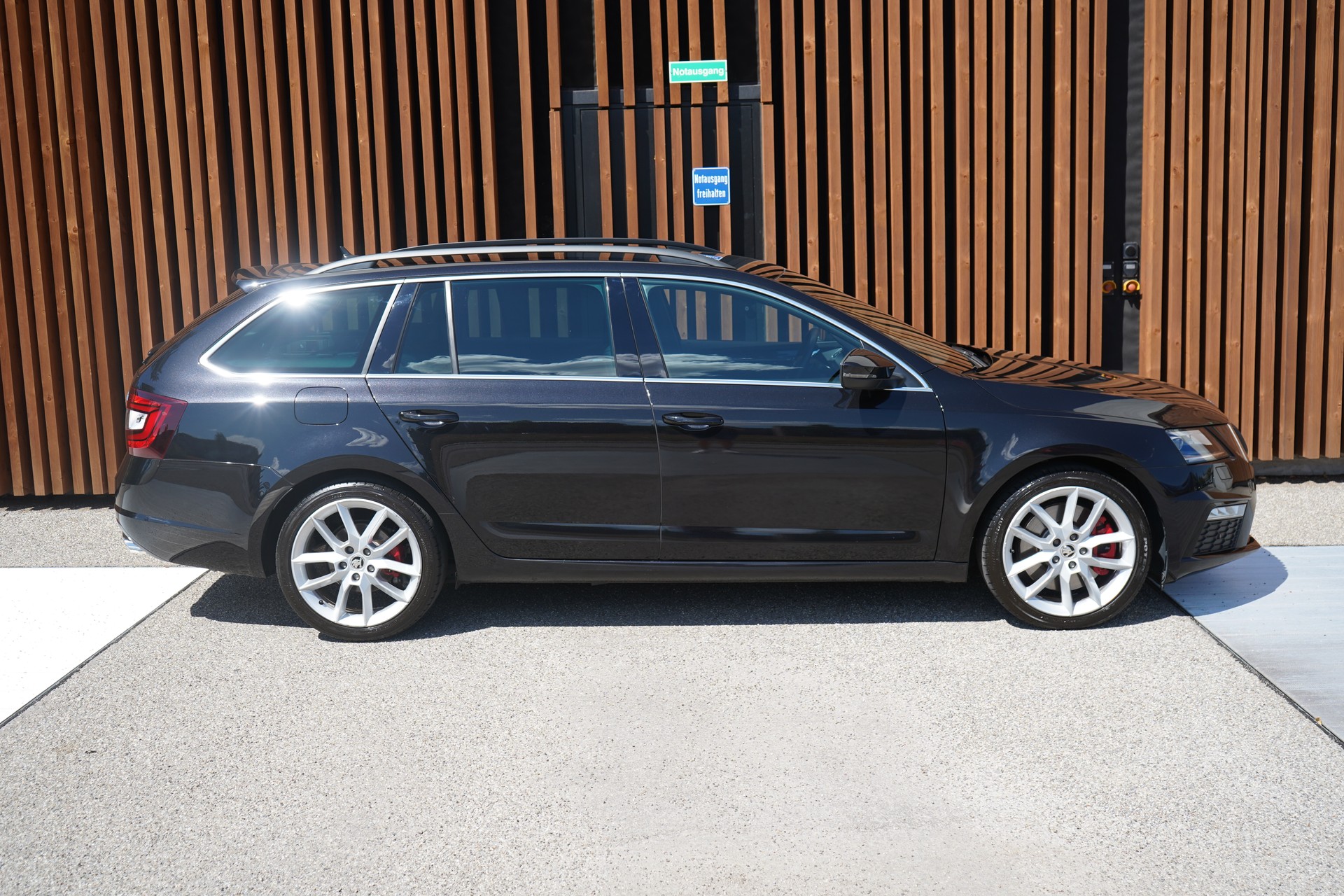 SKODA OCTAVIA COMBI 2.0 TSI RS DSG l 230 PS-showroom-element-3
