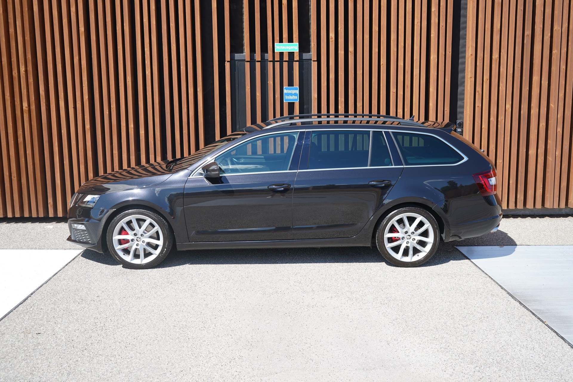 SKODA OCTAVIA COMBI 2.0 TSI RS DSG l 230 PS-showroom-element-2