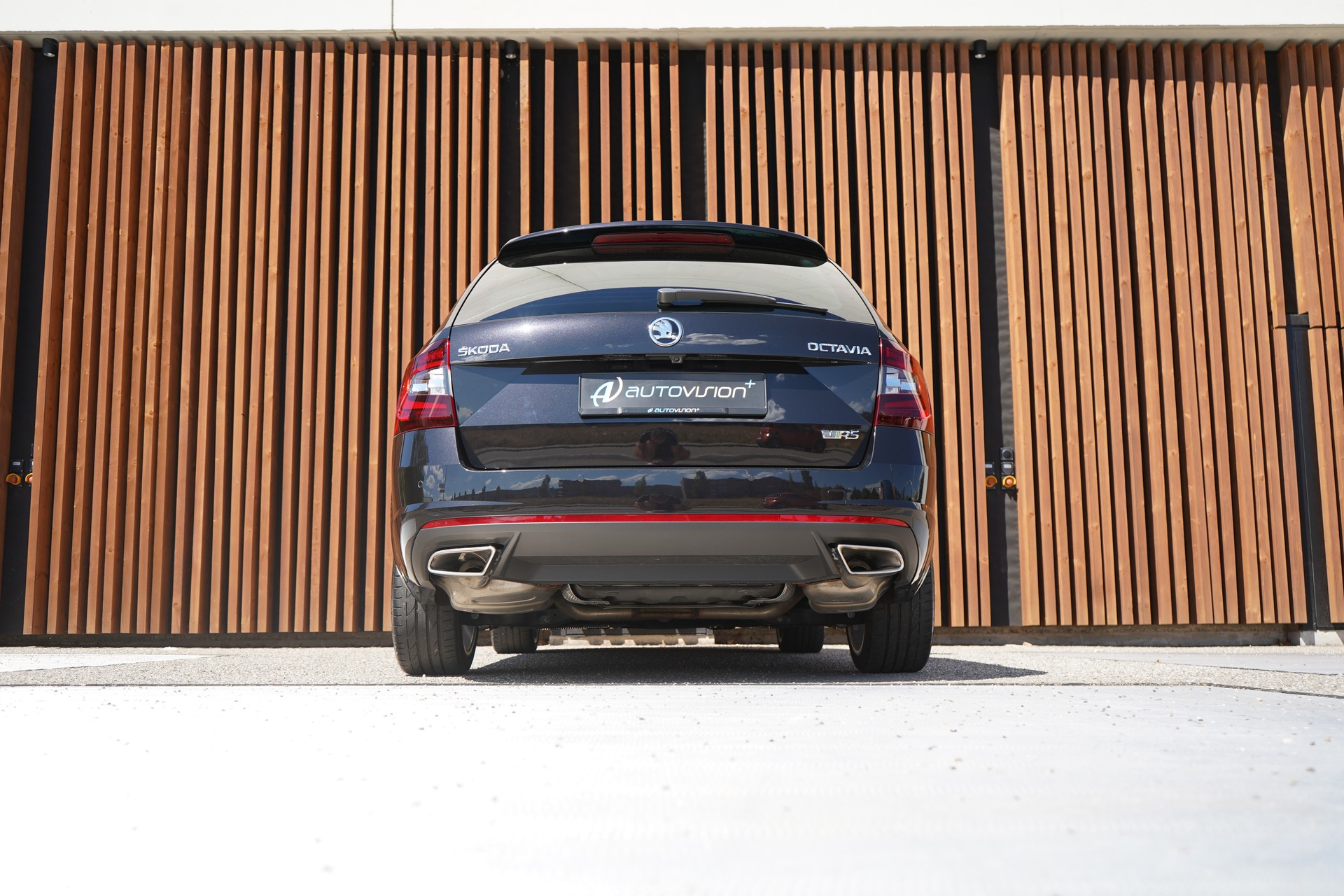 SKODA OCTAVIA COMBI 2.0 TSI RS DSG l 230 PS-image-12
