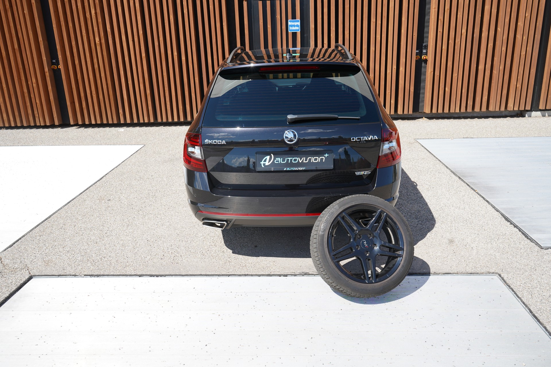 SKODA OCTAVIA COMBI 2.0 TSI RS DSG l 230 PS-image-15