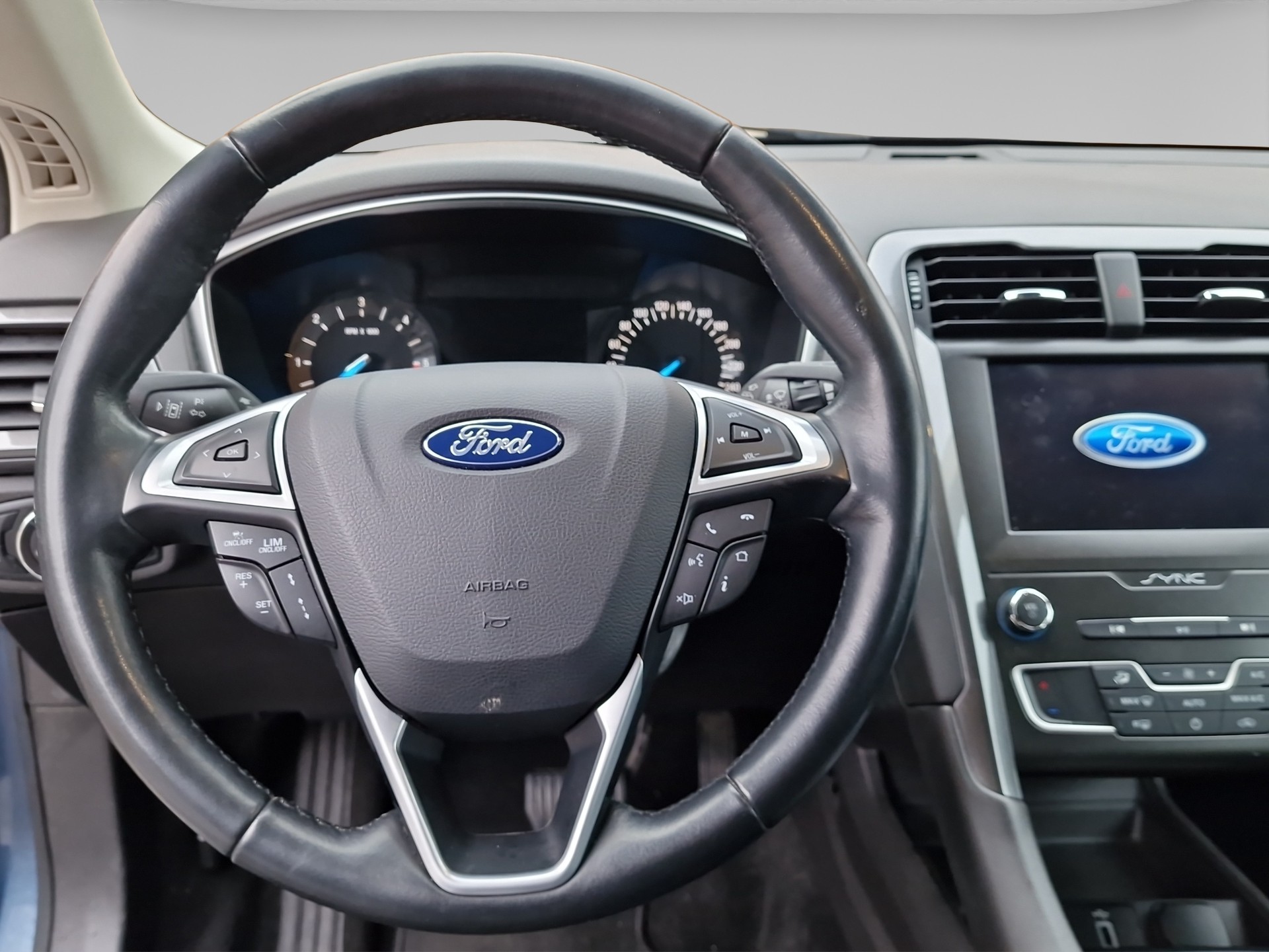 FORD Mondeo 2.0 TDCi Trend Automatik-image-9