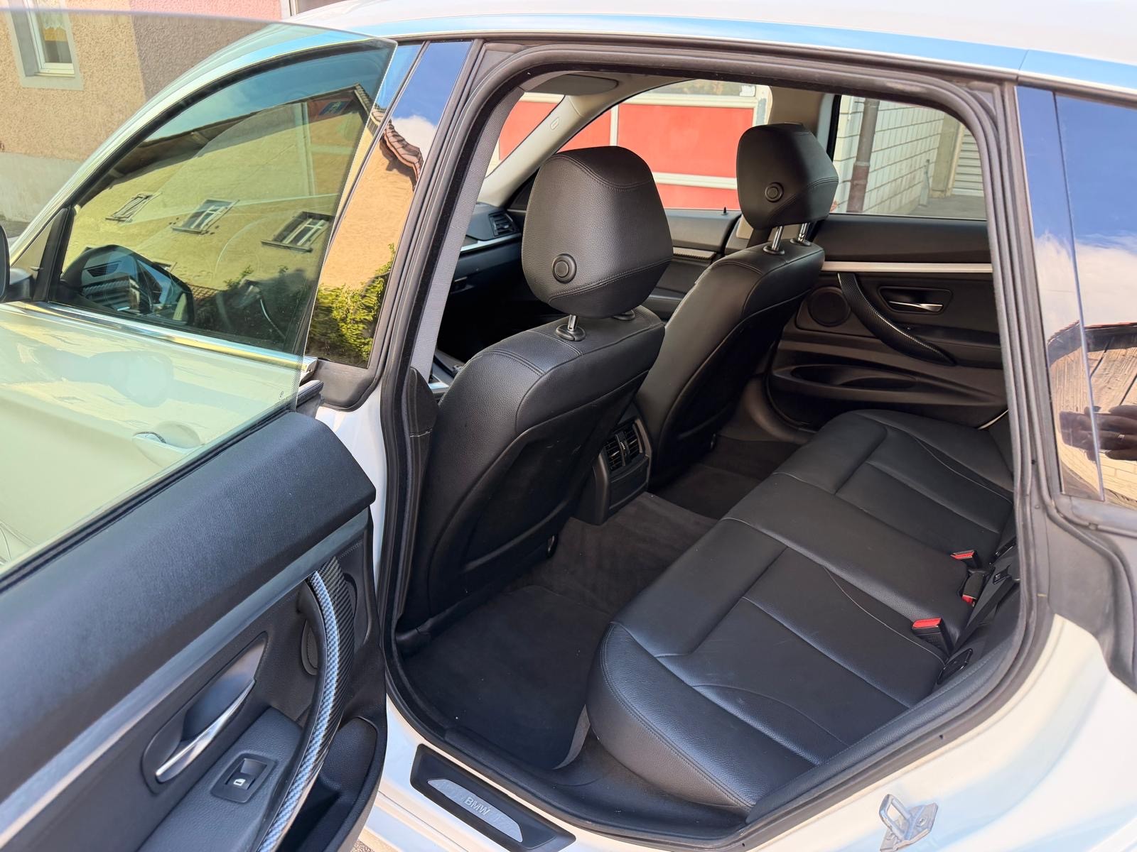 BMW 328i GT xDrive Steptronic-image-10