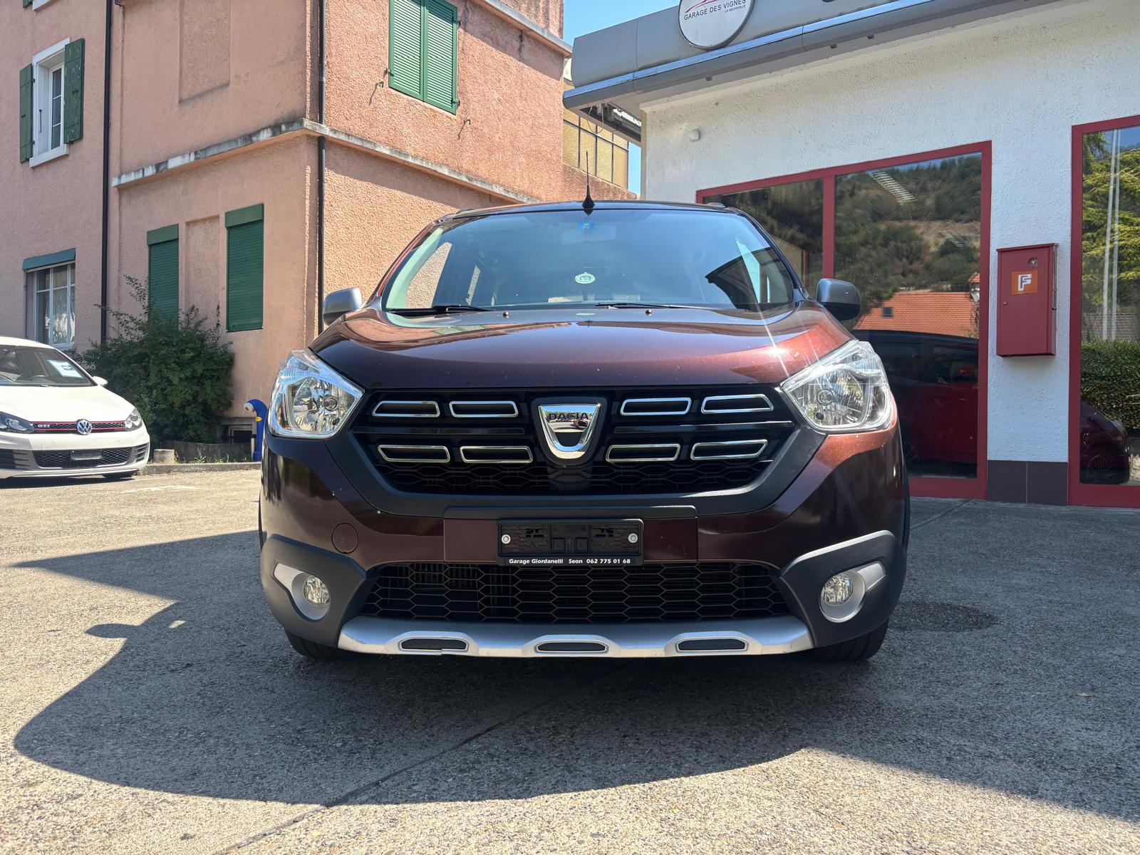 DACIA Lodgy 1.2 T Stepway 7PL-image-0