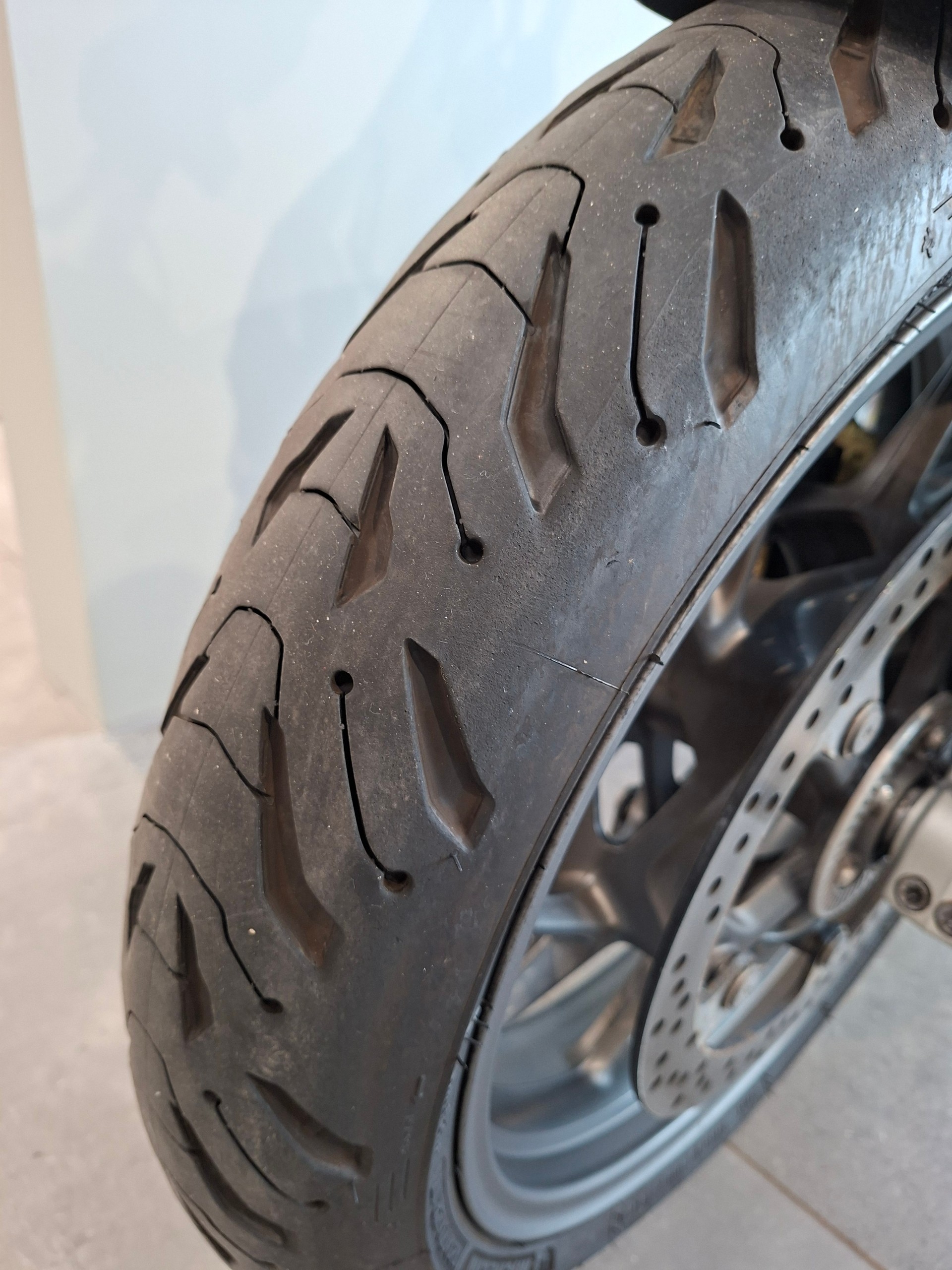BMW R 1200 R ABS-image-13
