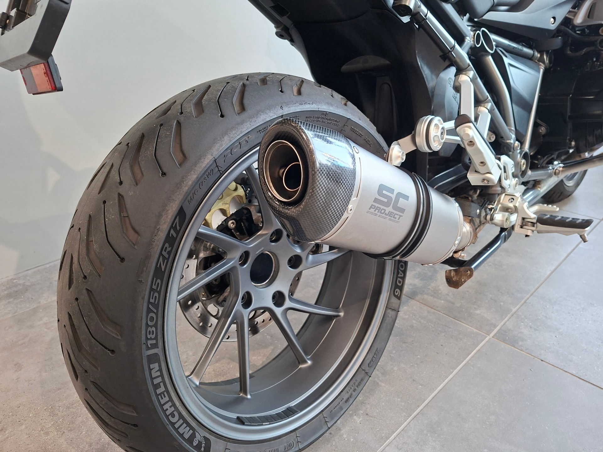 BMW R 1200 R ABS-image-10