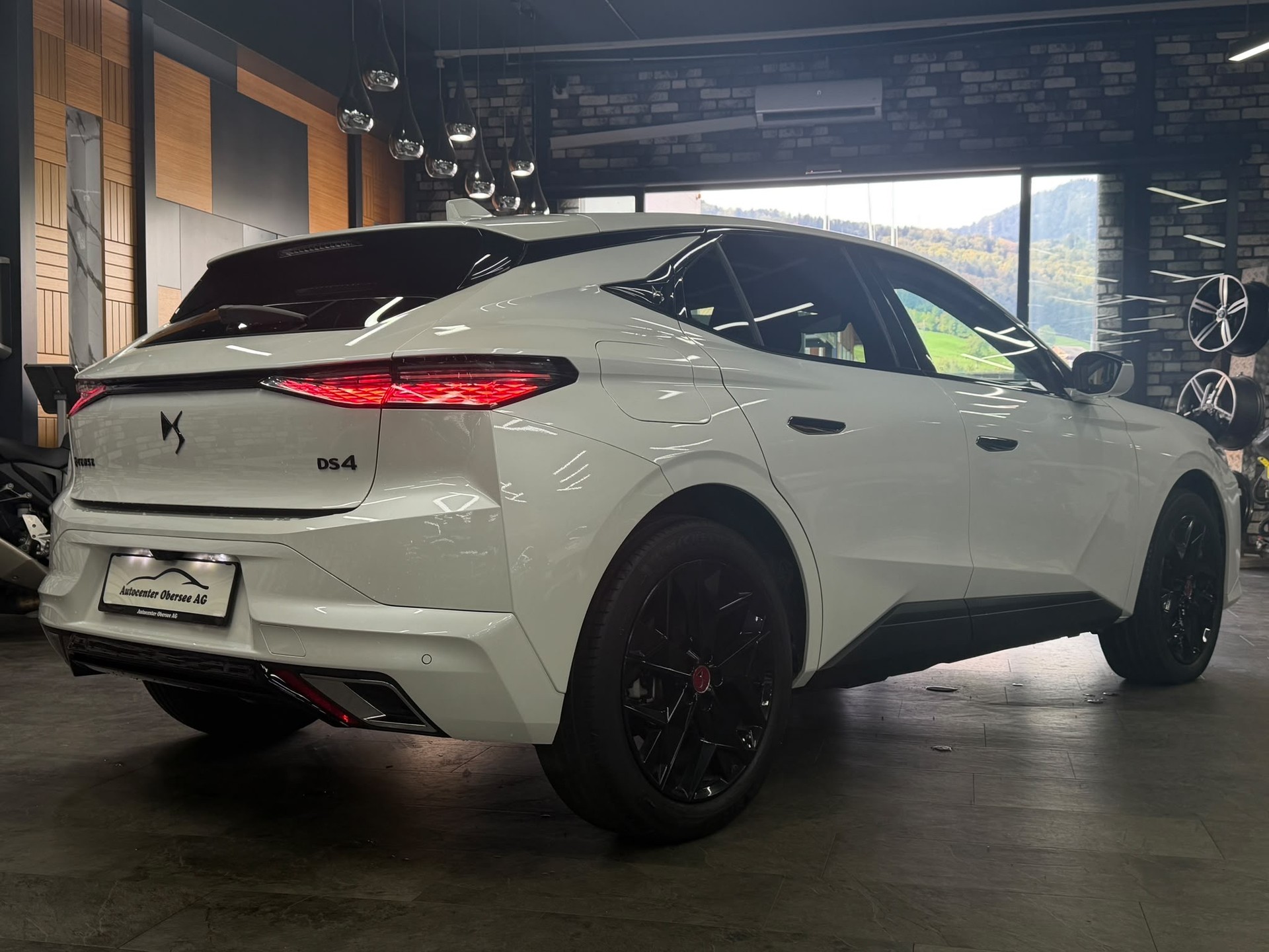 DS AUTOMOBILES DS 4 1.6 E-Tense Performance Line+-image-19