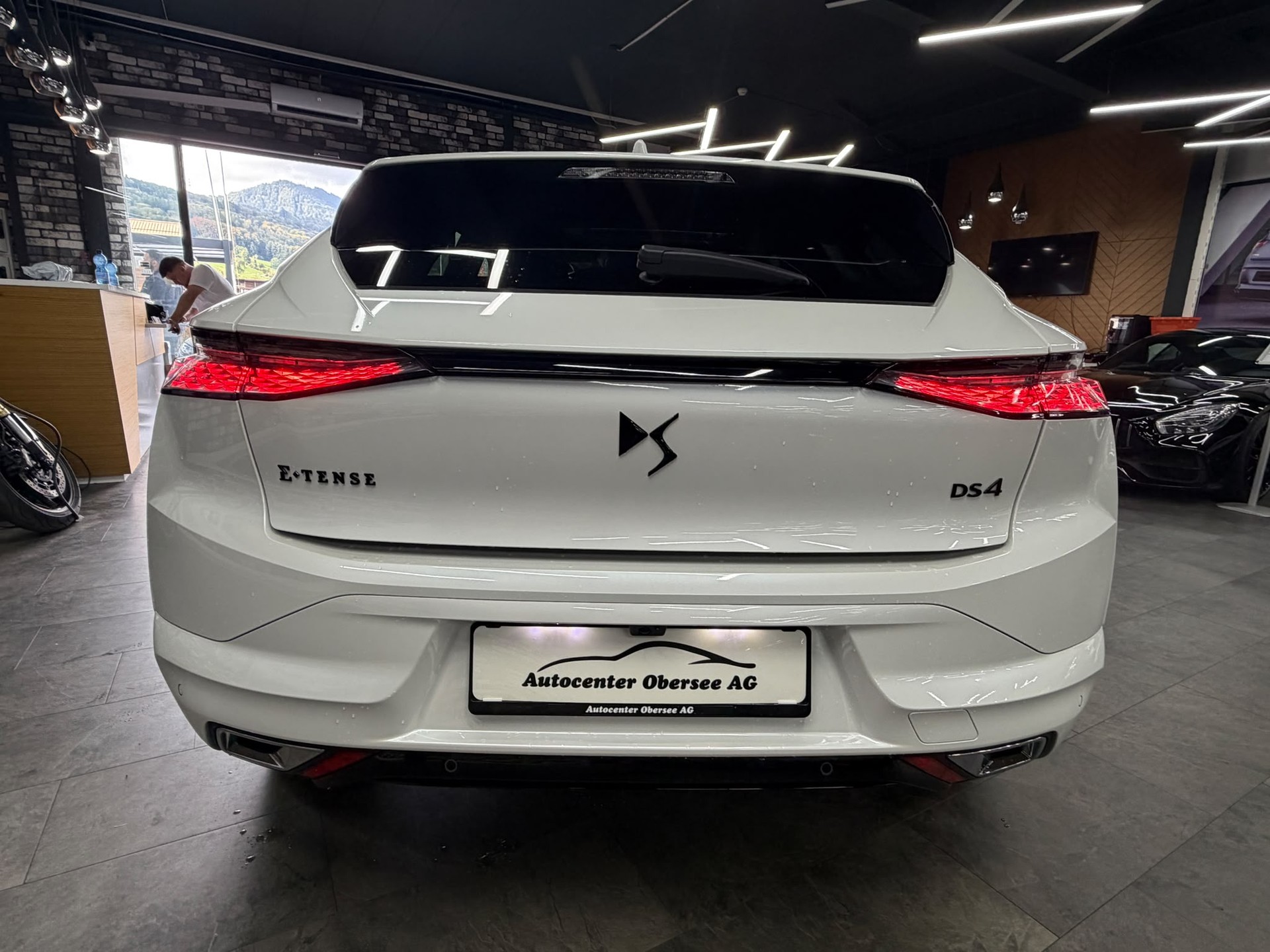 DS AUTOMOBILES DS 4 1.6 E-Tense Performance Line+-image-17