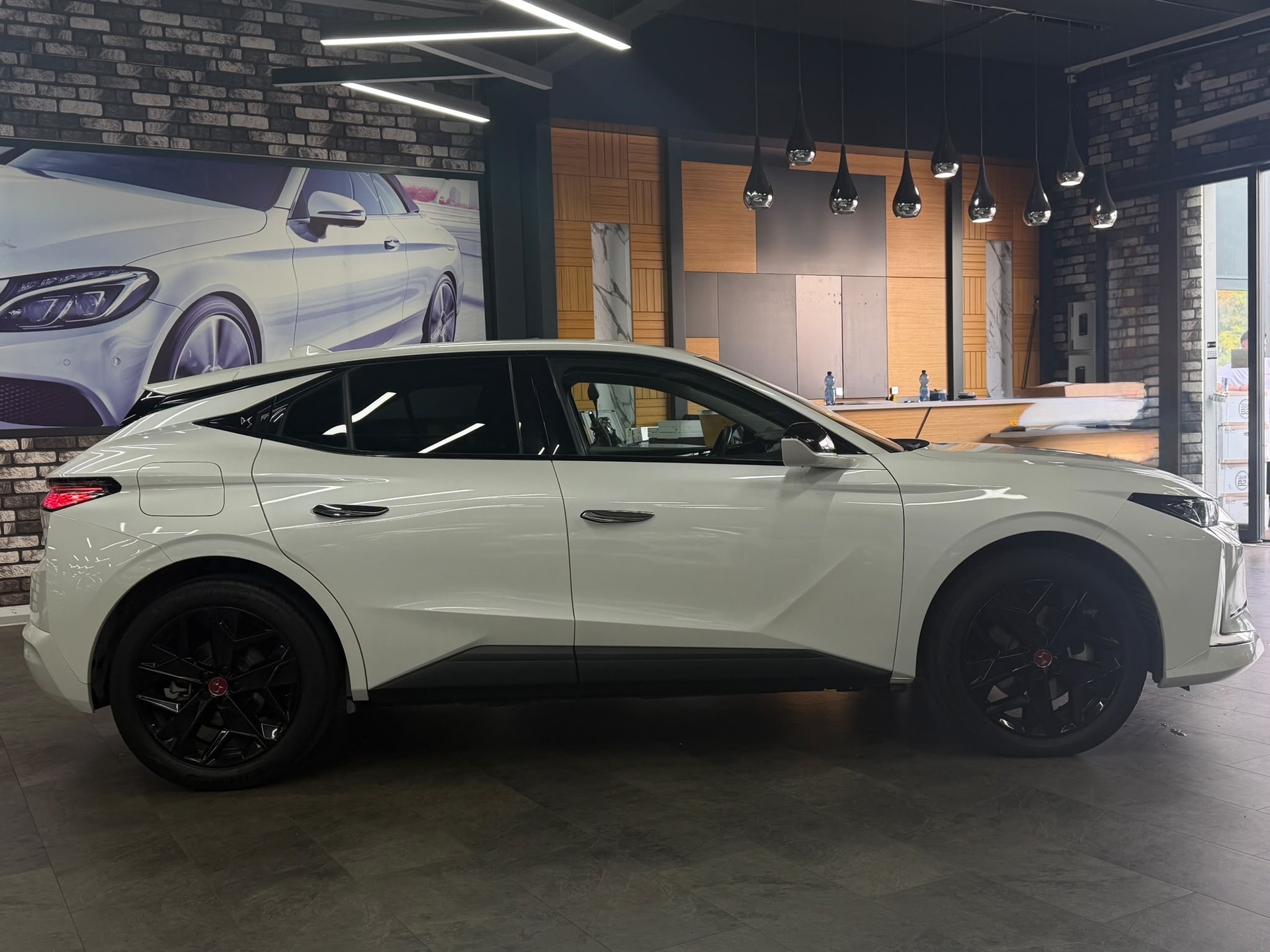 DS AUTOMOBILES DS 4 1.6 E-Tense Performance Line+-image-2