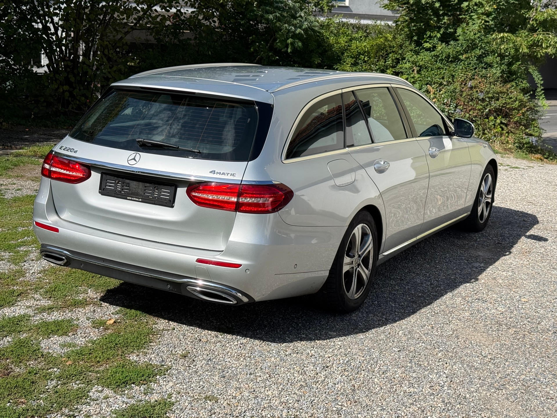 MERCEDES-BENZ E 220 d 4Matic 9G-Tronic-image-4