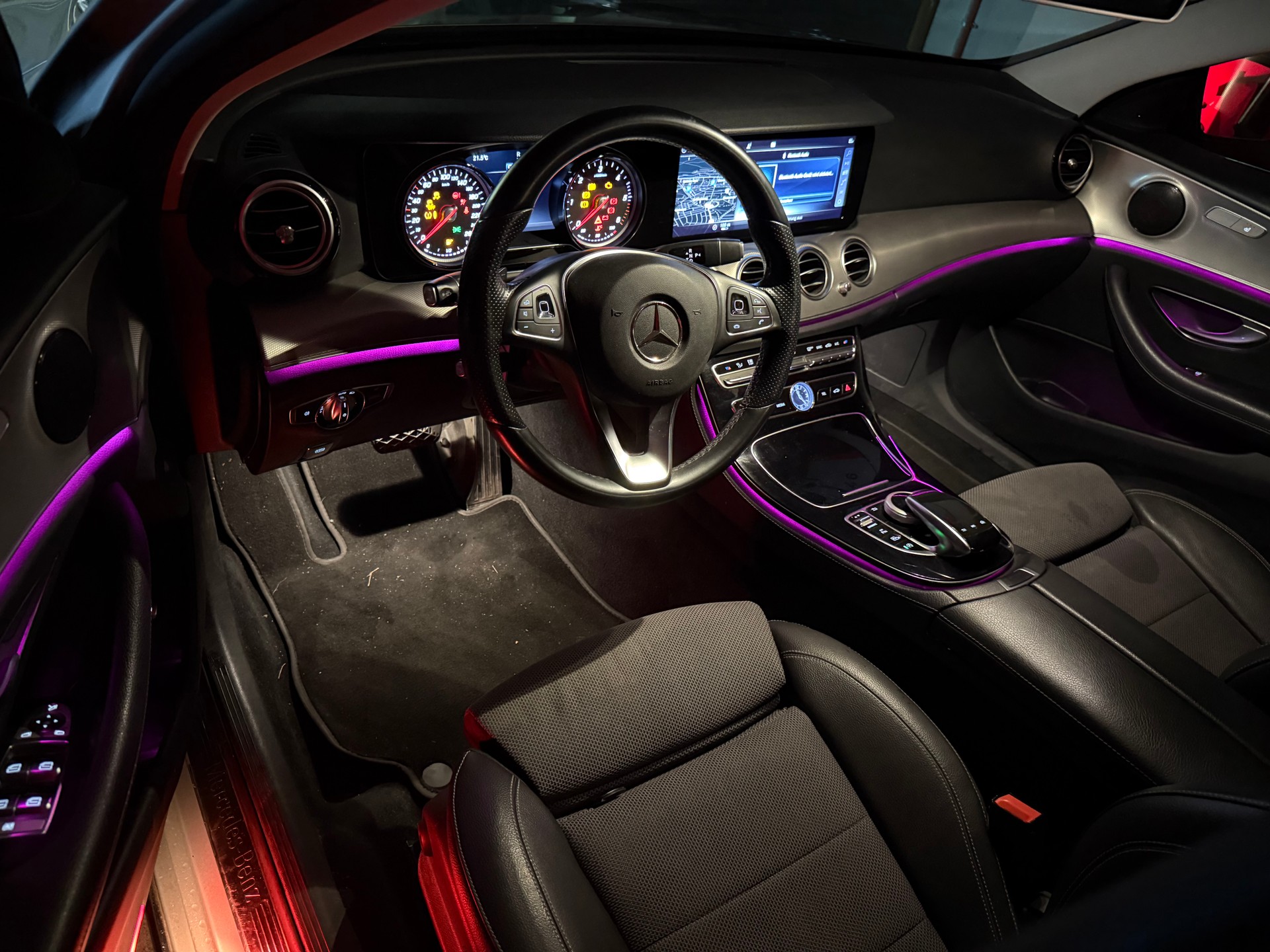 MERCEDES-BENZ E 220 d 4Matic 9G-Tronic-image-9