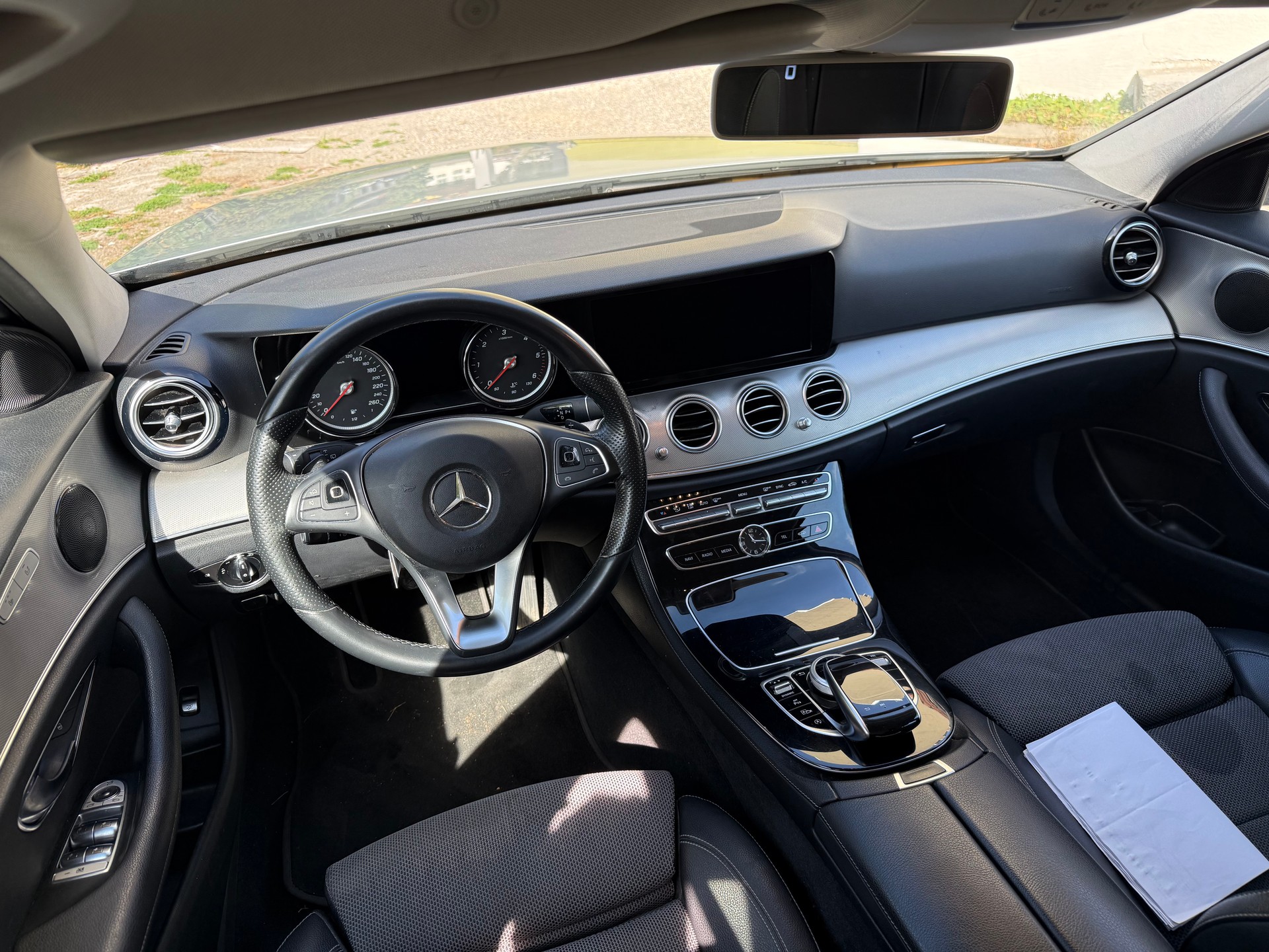 MERCEDES-BENZ E 220 d 4Matic 9G-Tronic-image-7