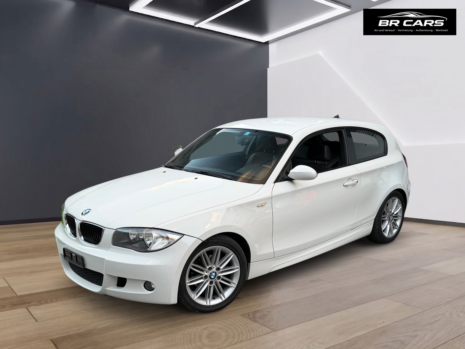 BMW 116d-showroom-element-1
