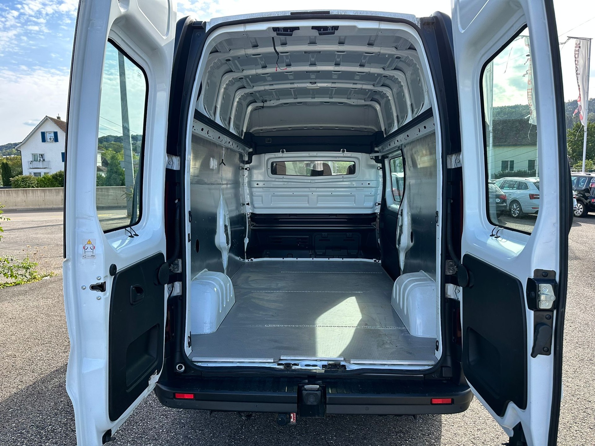 RENAULT Trafic 2.0 ENERGY dCi145 3.0t Business L2H2 * CH-Fahrzeug * Top Zustand * AHK *-image-19