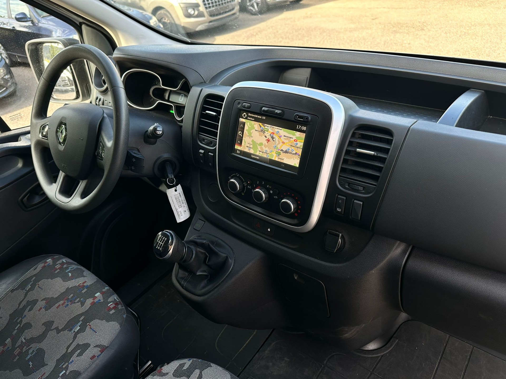 RENAULT Trafic 2.0 ENERGY dCi145 3.0t Business L2H2 * CH-Fahrzeug * Top Zustand * AHK *-image-13