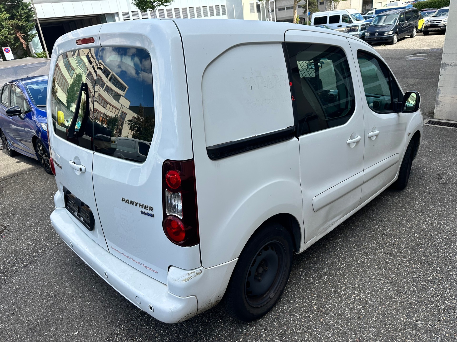 PEUGEOT Partner 1.6 BlueHDI S&S Allure-image-3