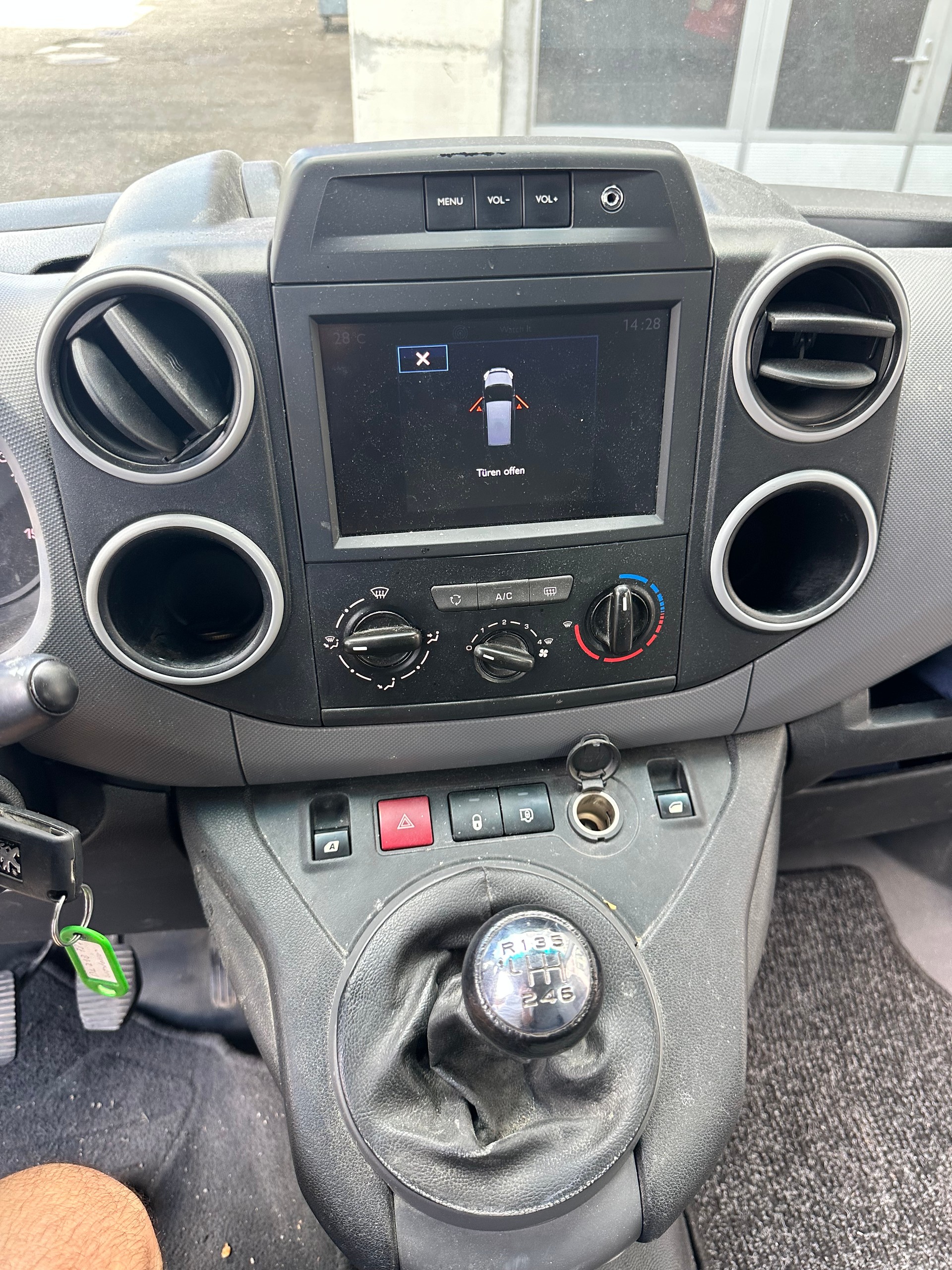 PEUGEOT Partner 1.6 BlueHDI S&S Allure-image-8