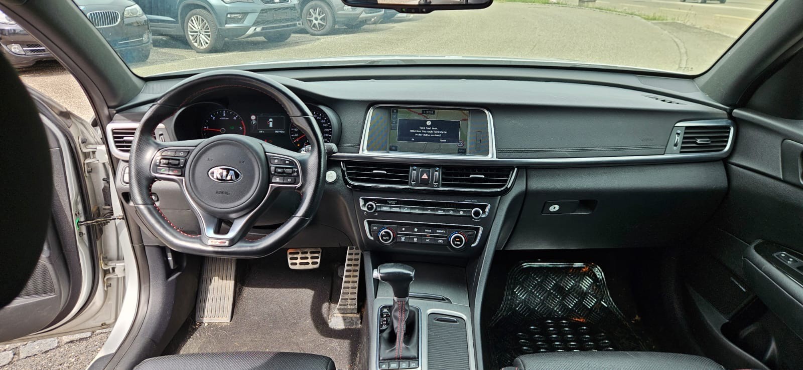 KIA Optima SW 1.7 CRDi Style GT Line DCT-image-1