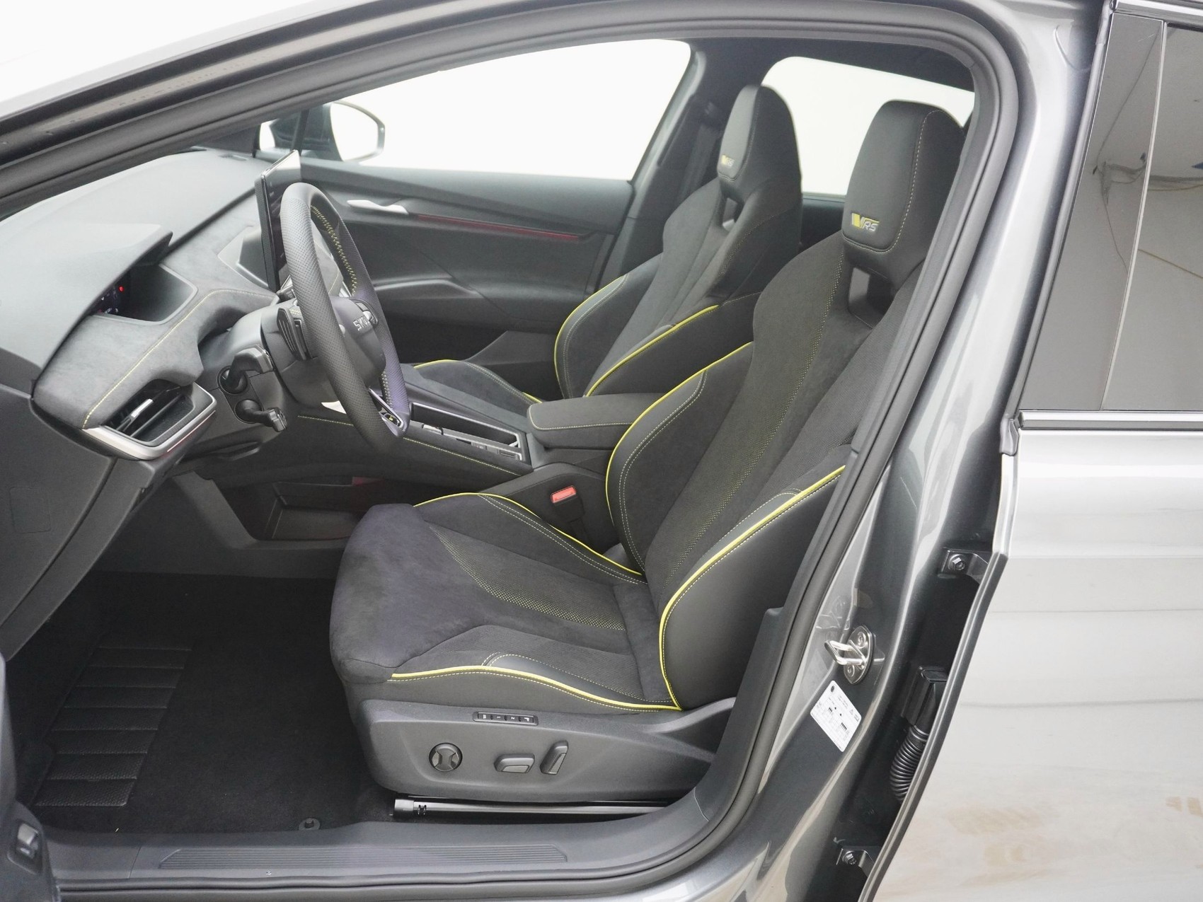 SKODA Elroq RS 4x4 Maxx-image-12