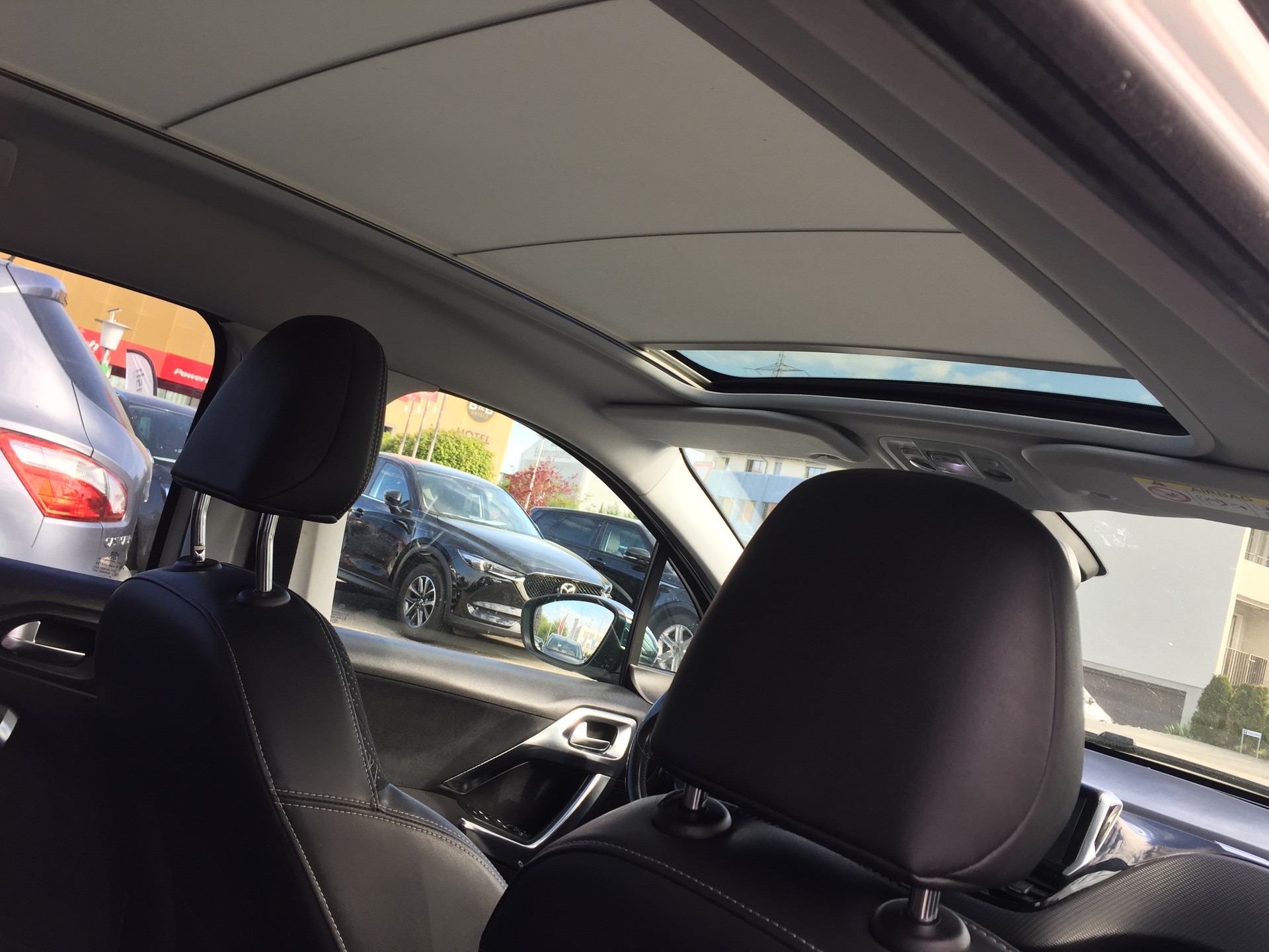PEUGEOT 2008 1.6 VTI Allure-image-8