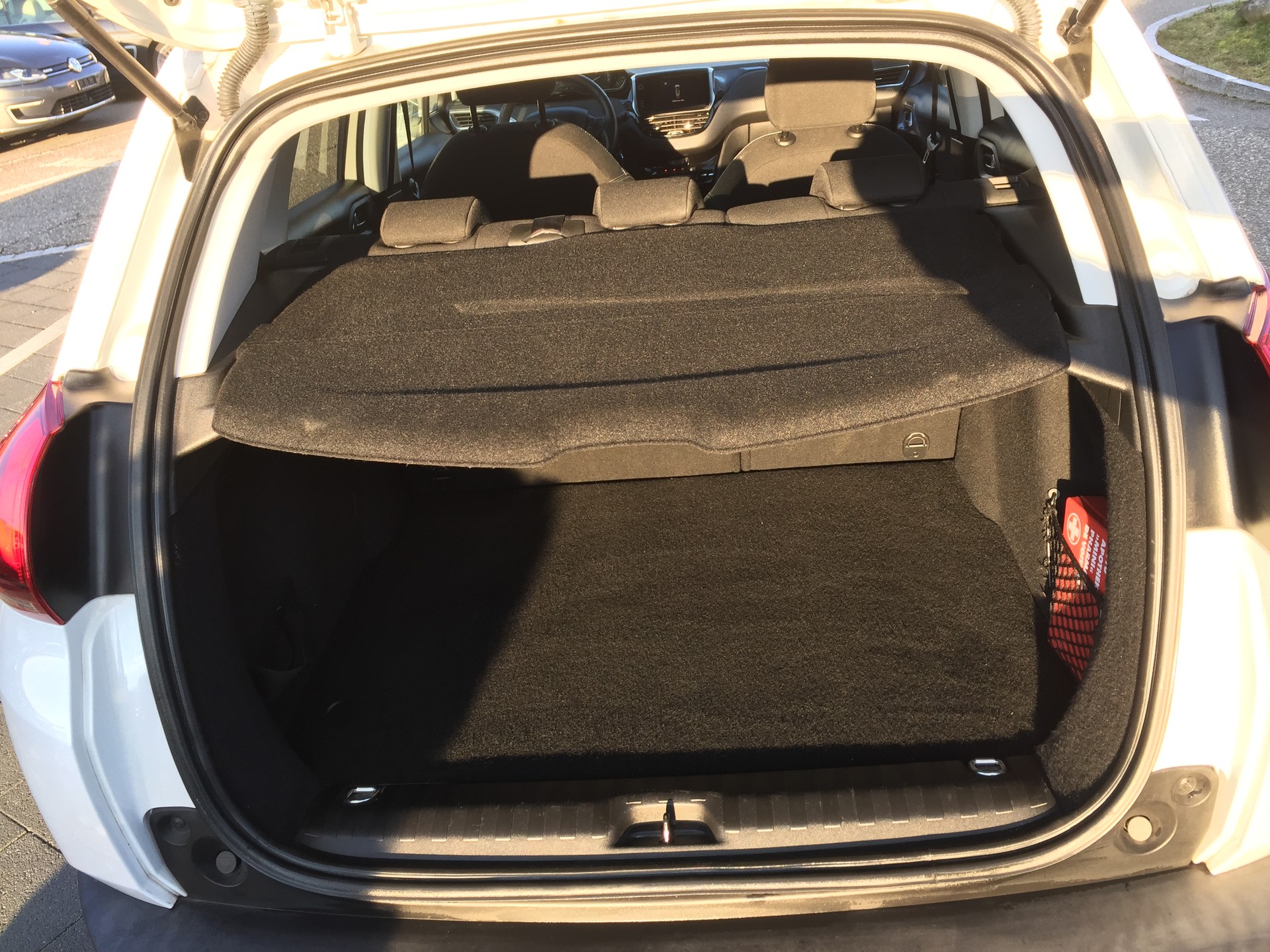 PEUGEOT 2008 1.6 VTI Allure-image-15