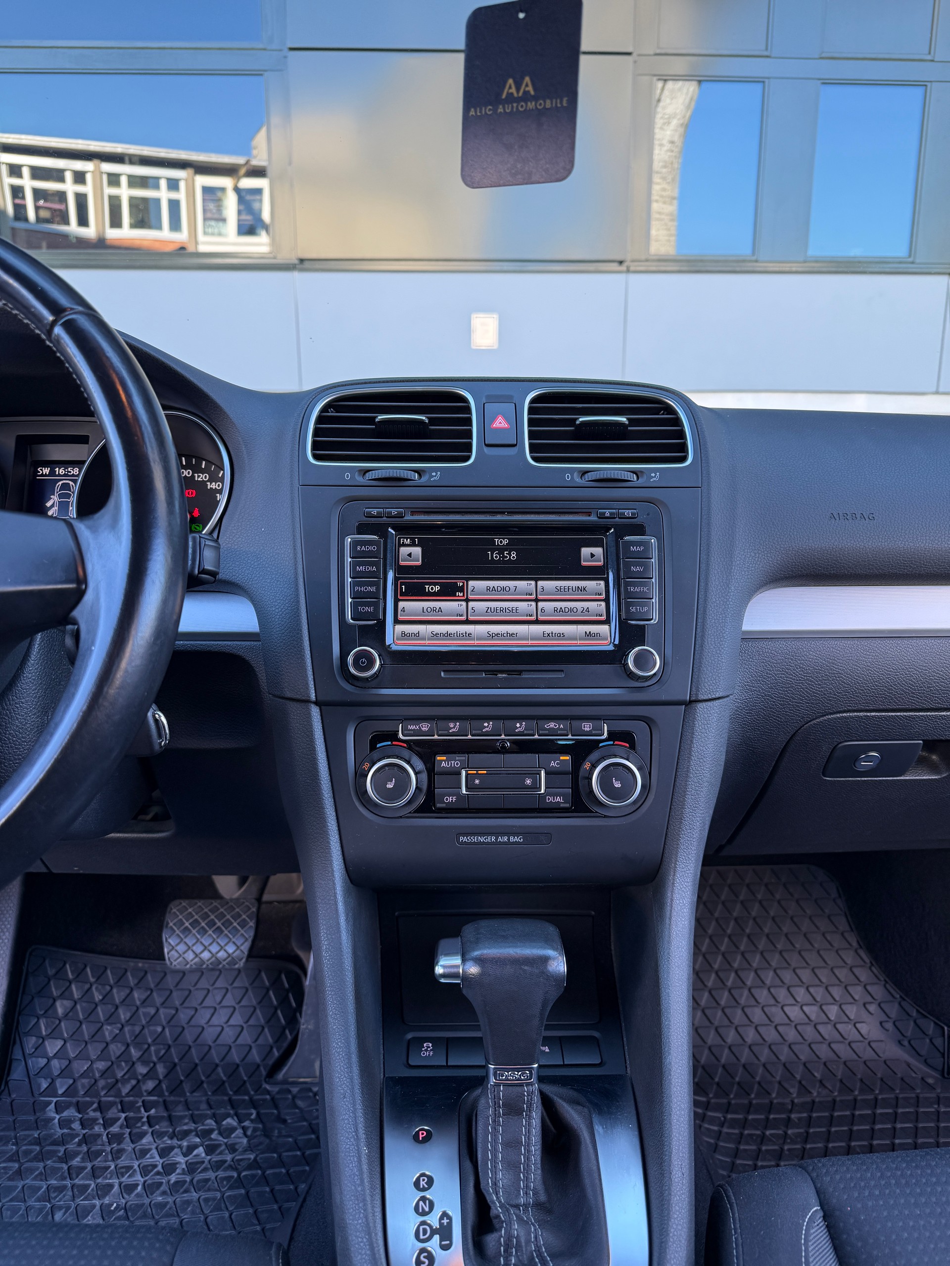 VW Golf 6 1.6 TDI Comfortline DSG-image-10
