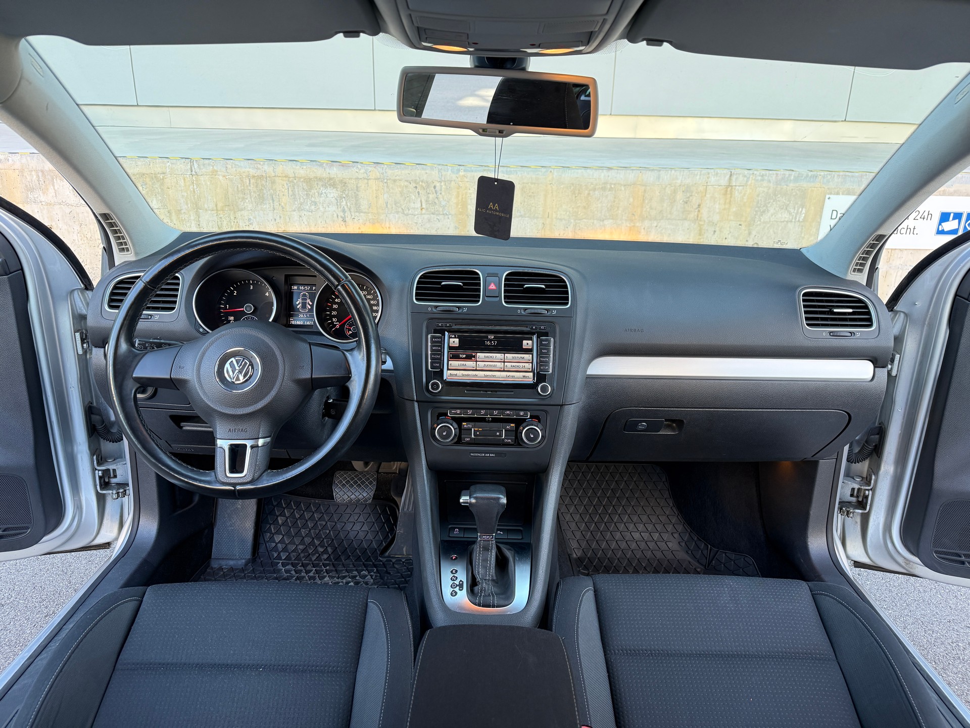 VW Golf 6 1.6 TDI Comfortline DSG-image-8