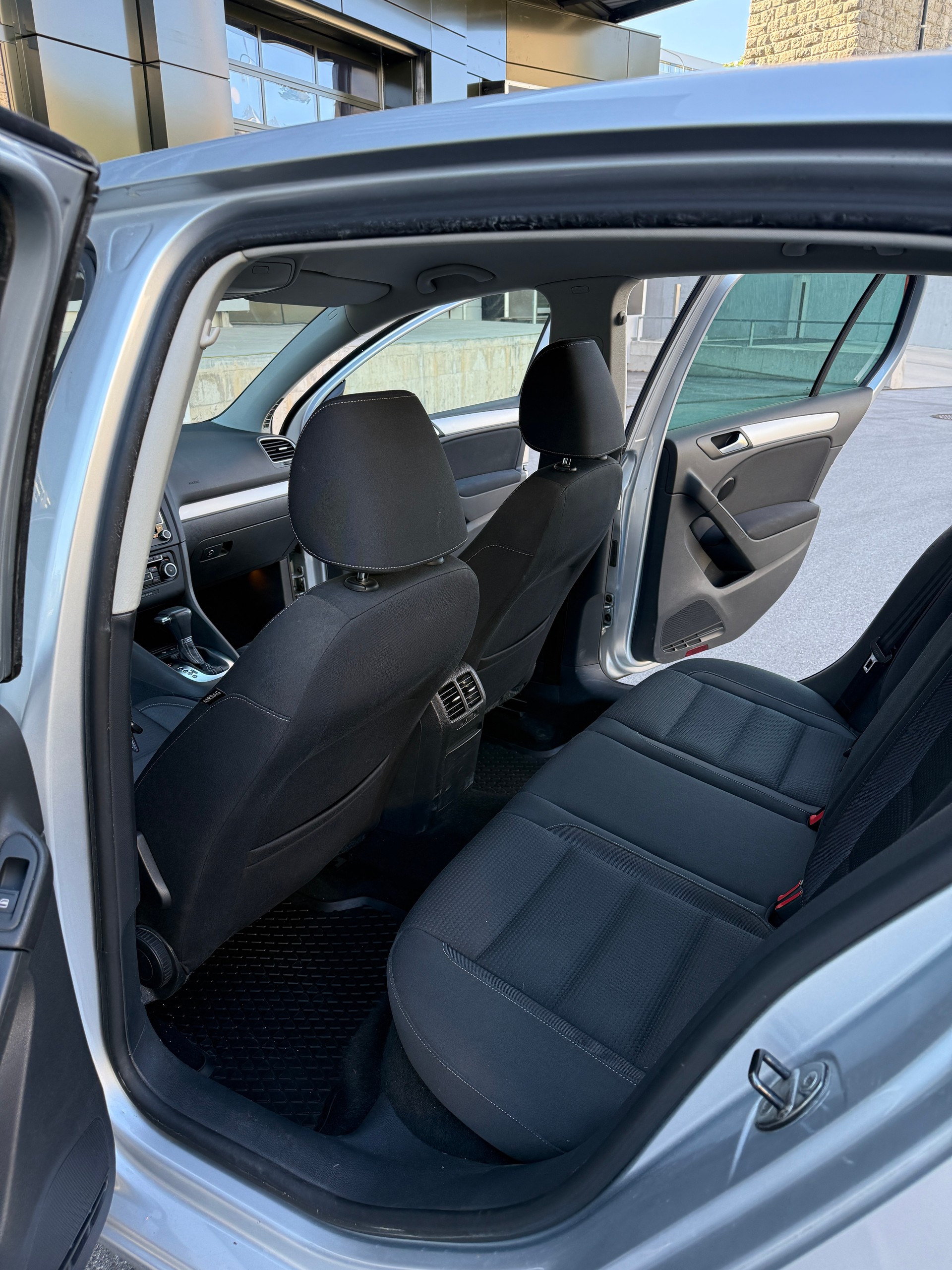 VW Golf 6 1.6 TDI Comfortline DSG-image-13
