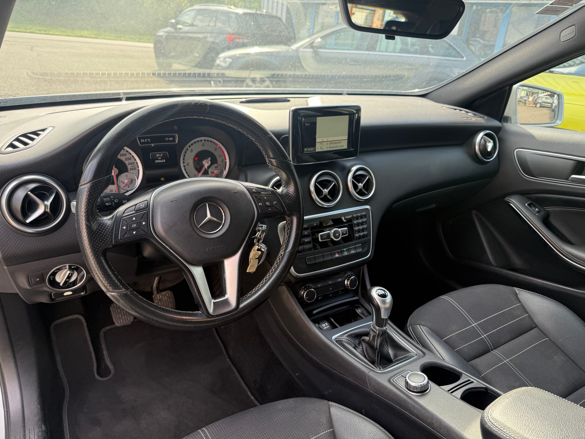 MERCEDES-BENZ A 200 CDI Style-image-4