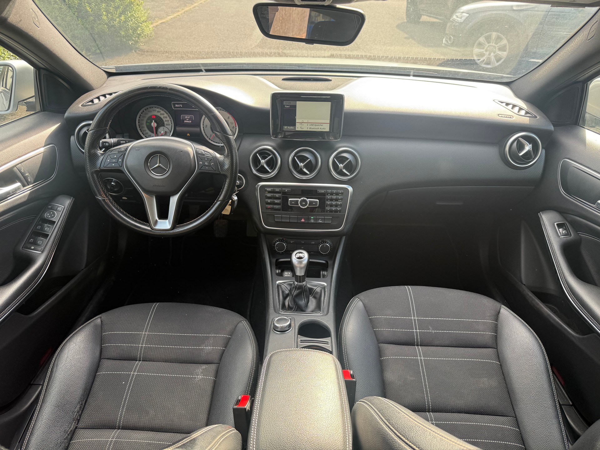 MERCEDES-BENZ A 200 CDI Style-image-6