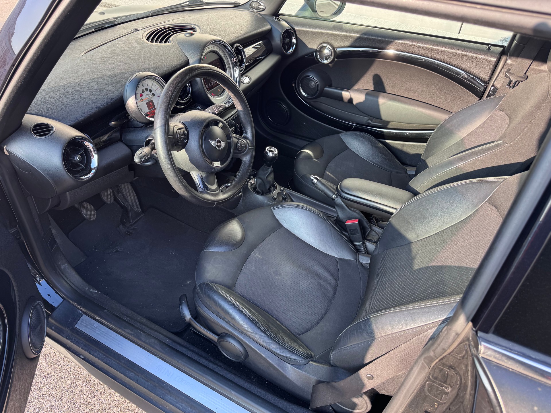 MINI Cooper-image-12