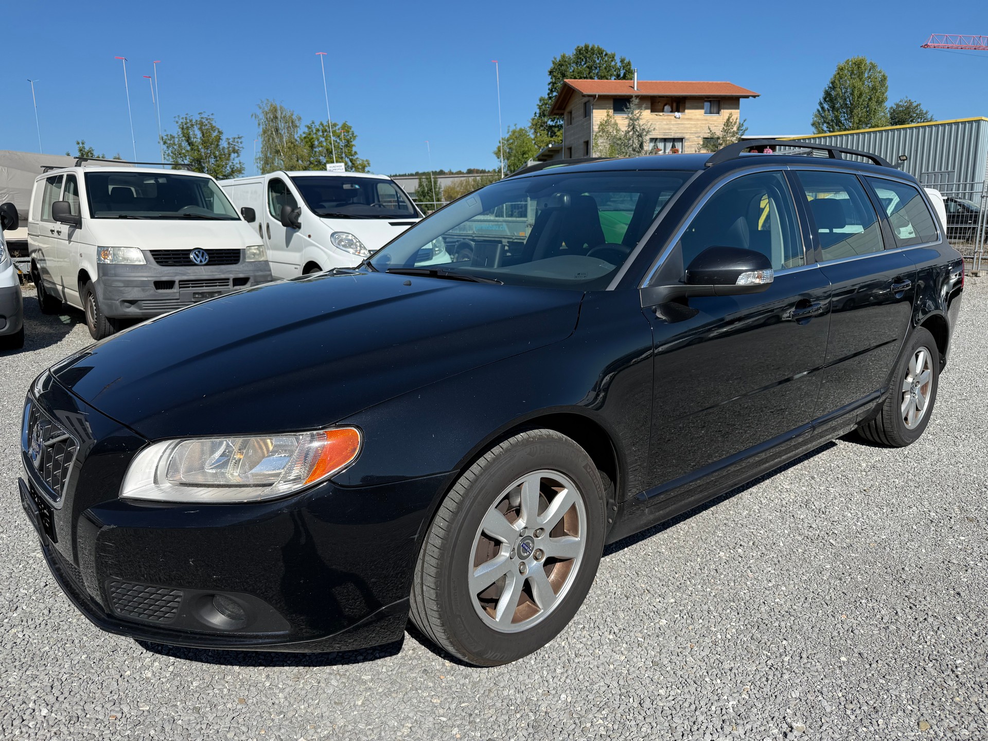 VOLVO V70 D5 AWD Momentum Geartronic-image-1