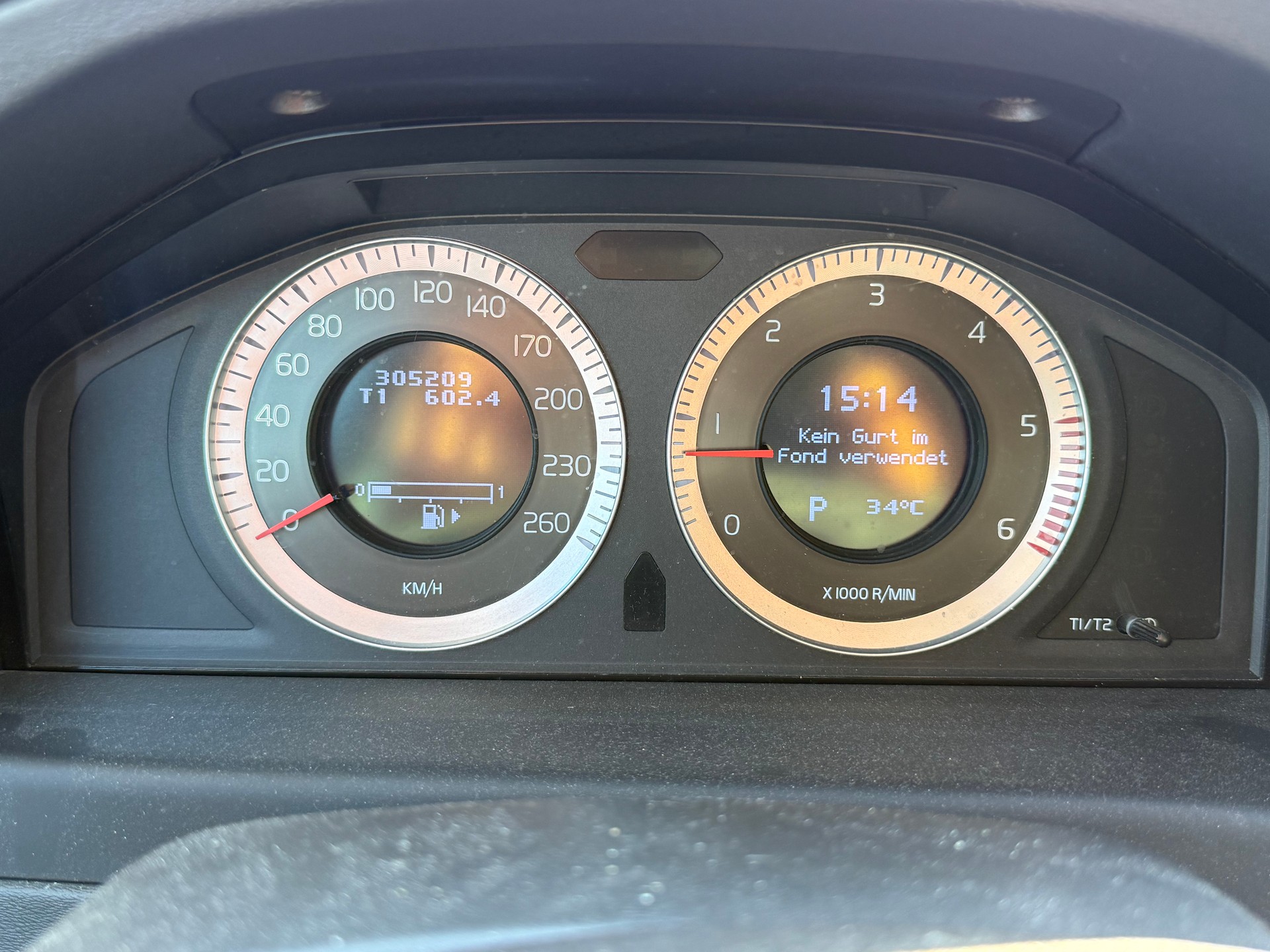 VOLVO V70 D5 AWD Momentum Geartronic-image-11