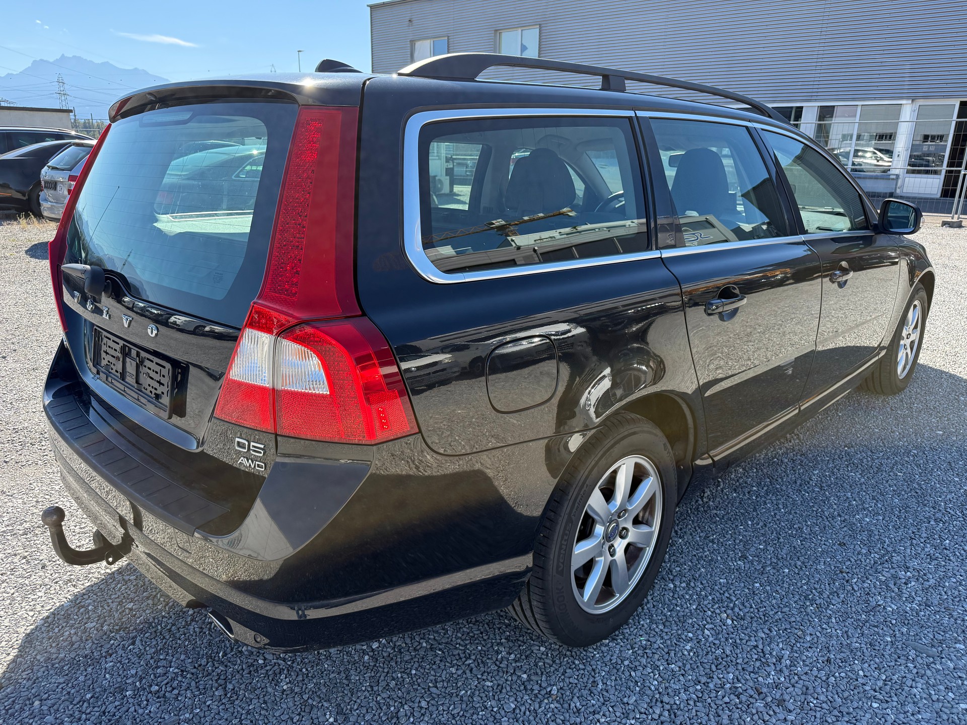 VOLVO V70 D5 AWD Momentum Geartronic-image-4