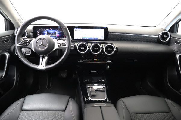 MERCEDES-BENZ A 180-image-9