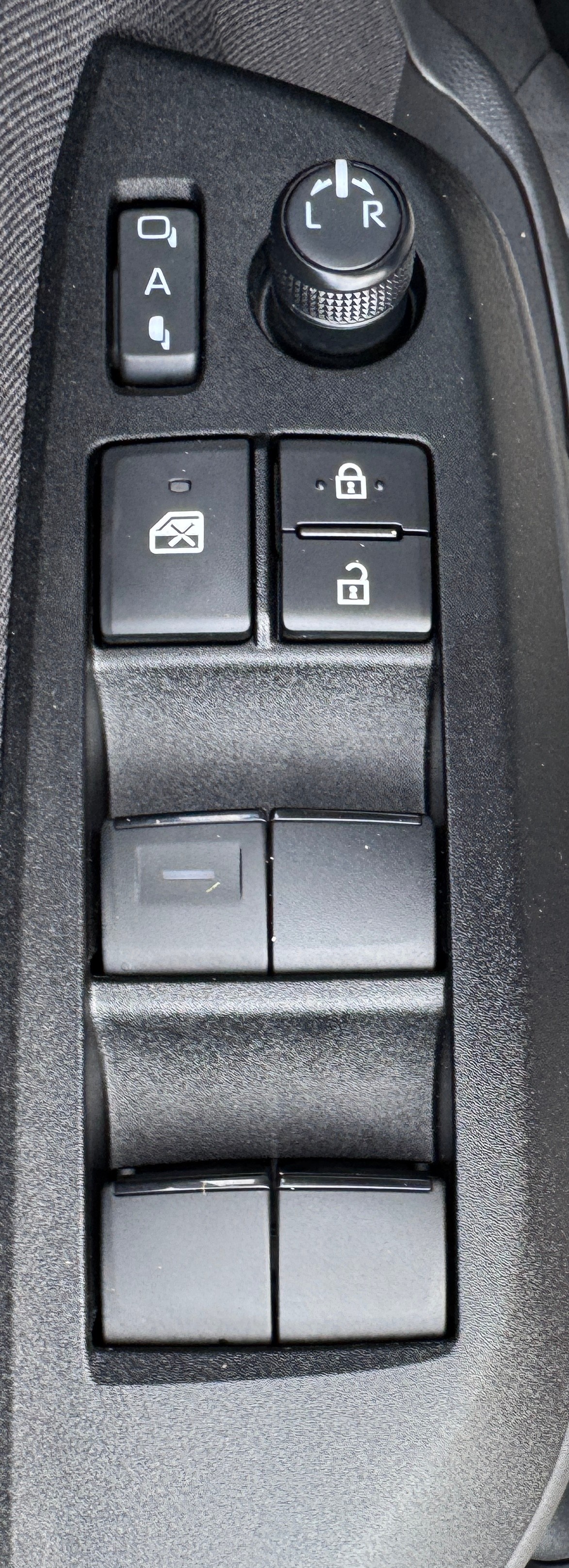 TOYOTA Yaris Cross 1.5 Trend e-CVT-image-25