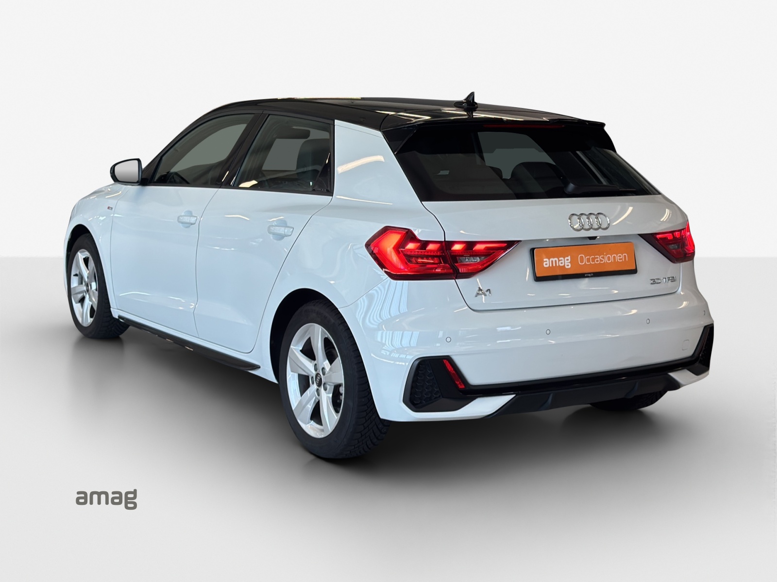 AUDI A1 Sportback 30 TFSI S Line Attraction S-tronic-image-2