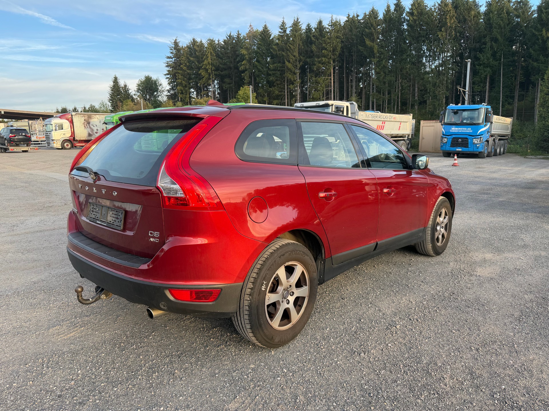 VOLVO XC60 D5 AWD Momentum-image-3