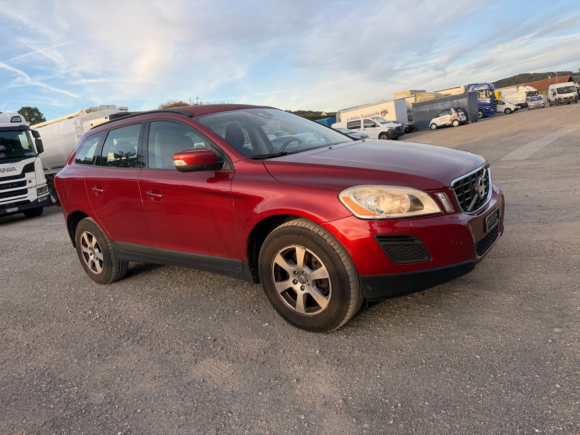 VOLVO XC60 D5 AWD Momentum-image-2