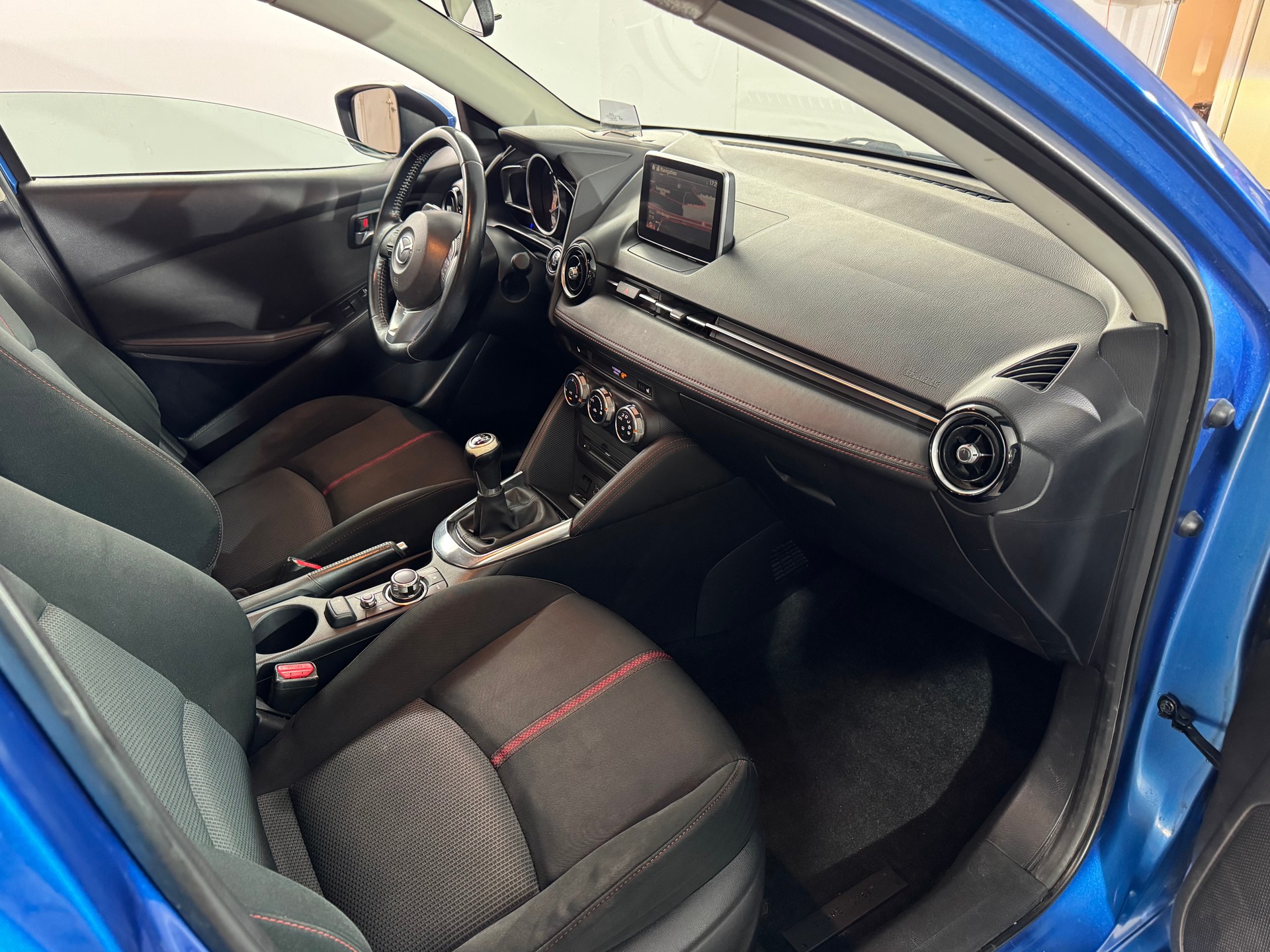 MAZDA 2 1.5 CD 16V Skyactiv-D Ambition-image-9