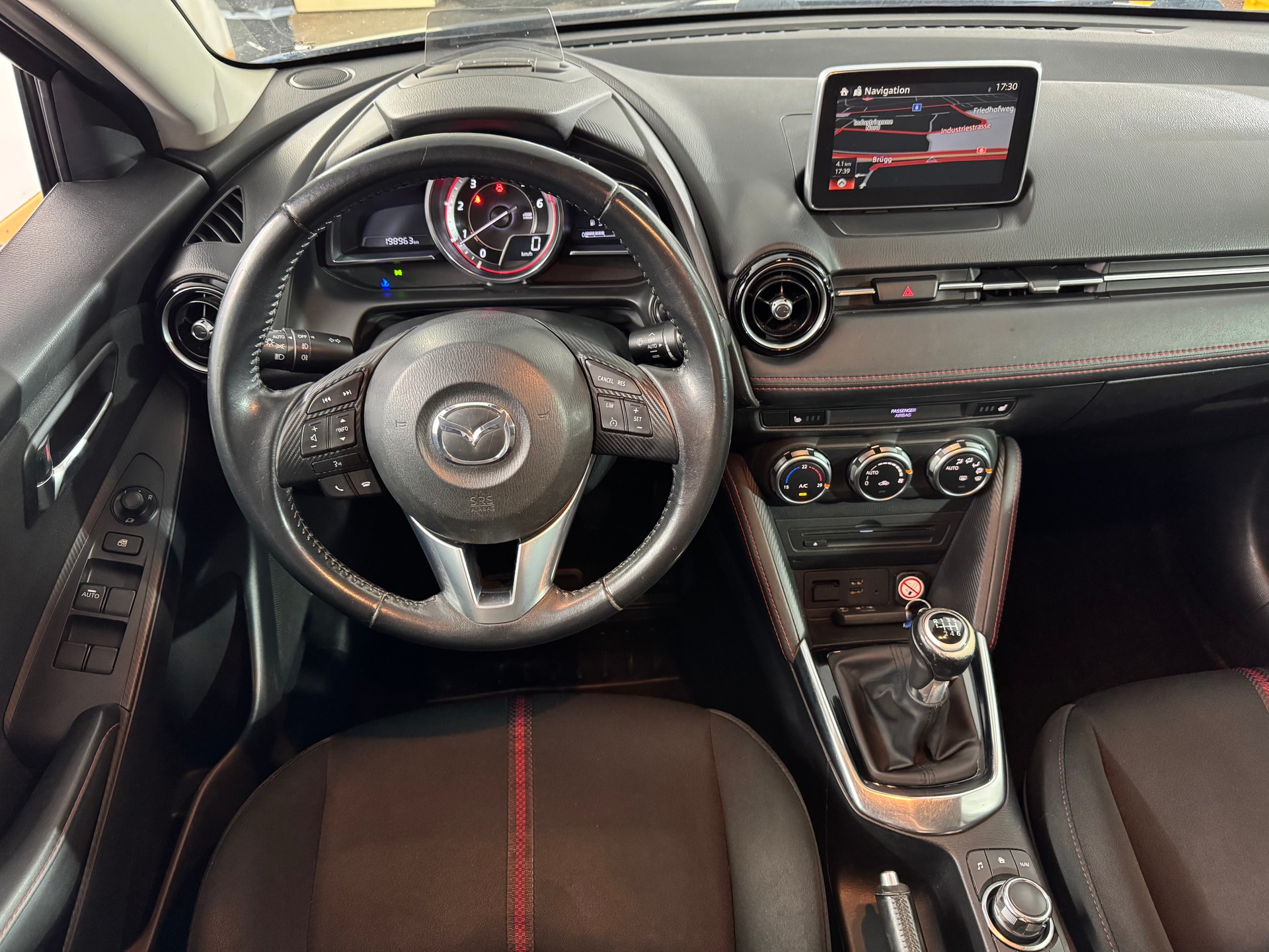 MAZDA 2 1.5 CD 16V Skyactiv-D Ambition-image-7