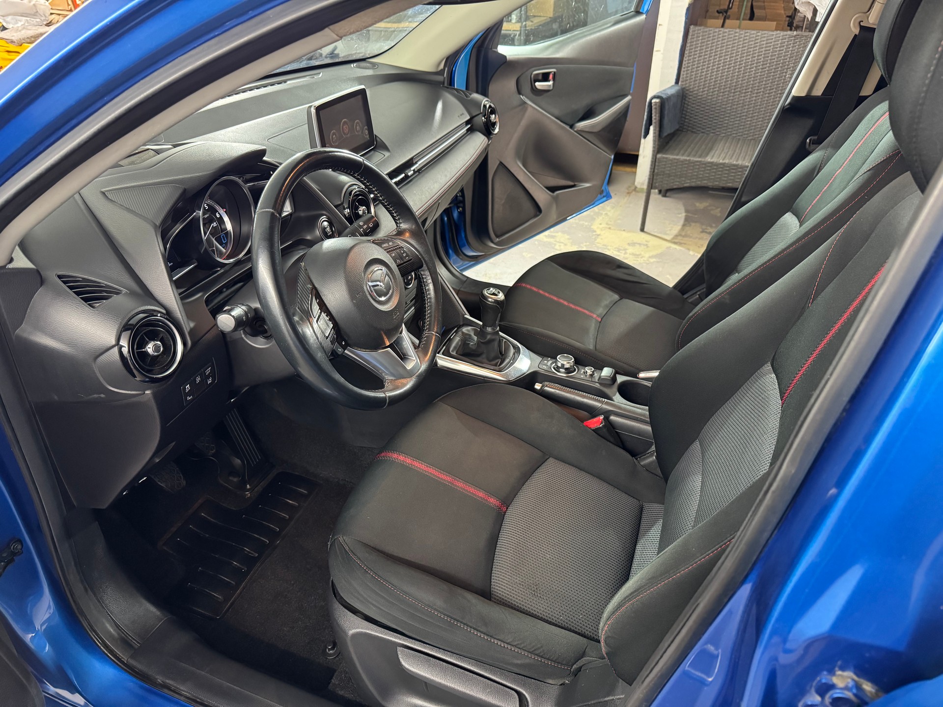 MAZDA 2 1.5 CD 16V Skyactiv-D Ambition-image-8