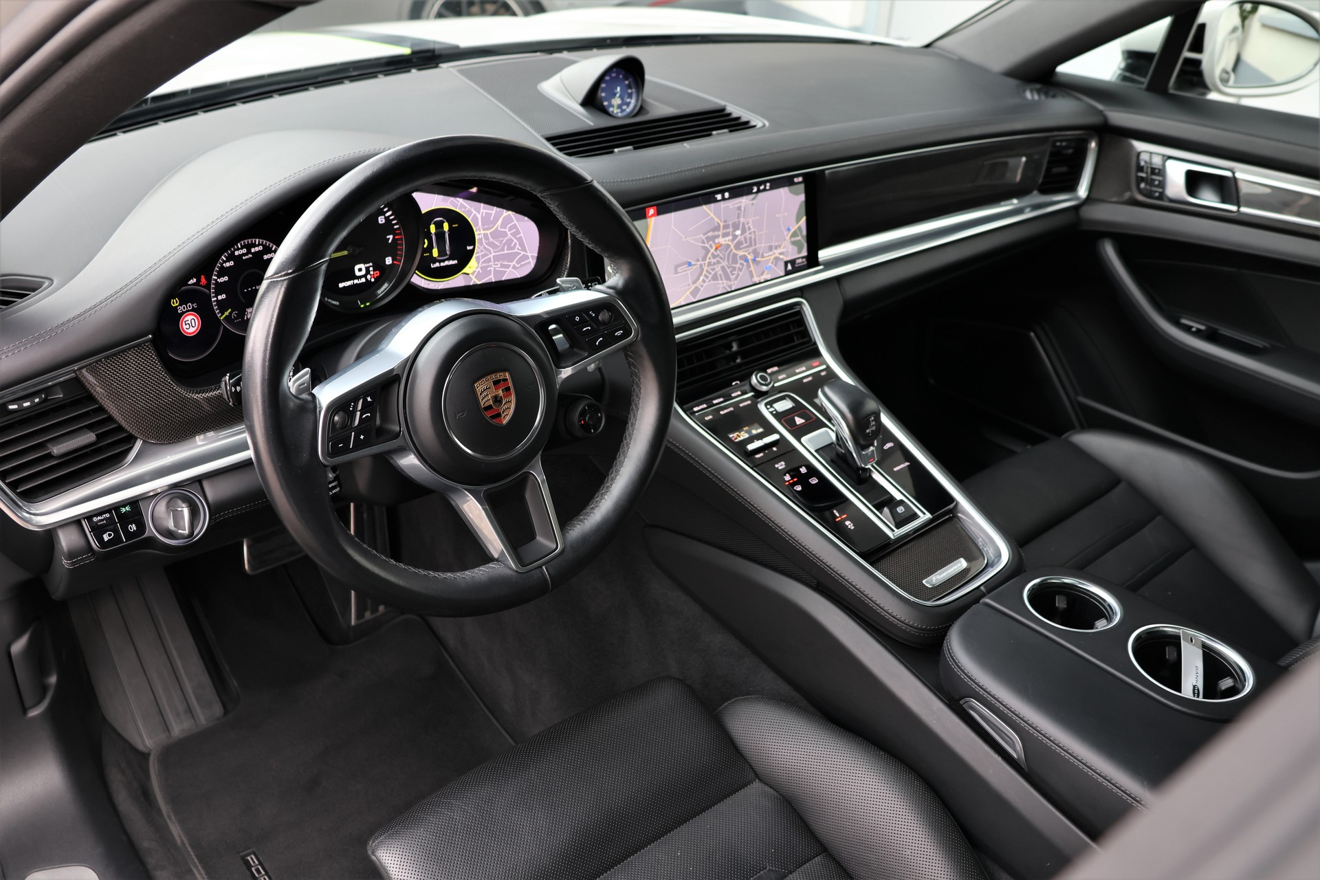 PORSCHE Panamera 4 E-Hybrid Sport Turismo PDK Kreide (CH) *Approved bis 2/2028*-image-10
